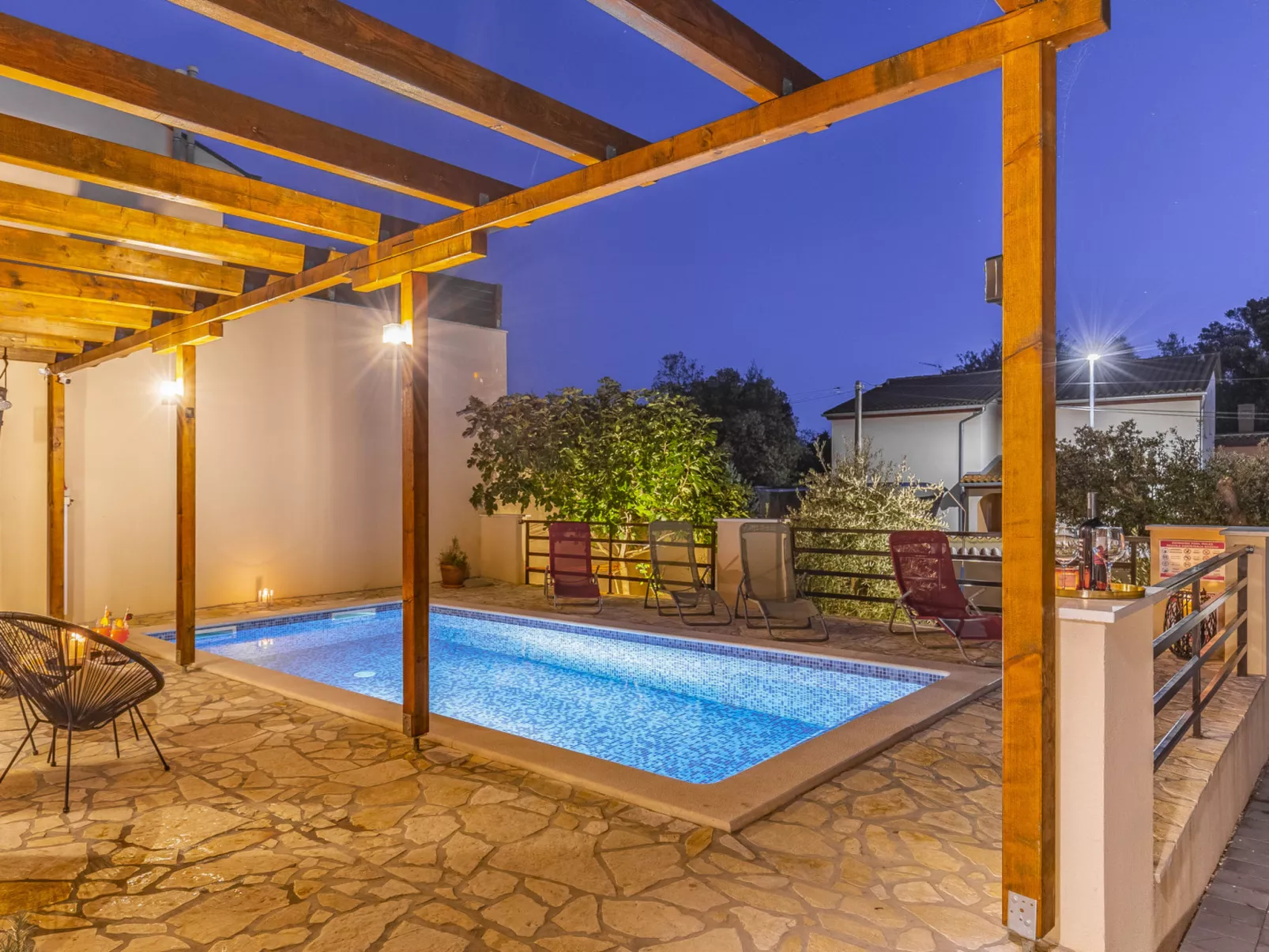 Villa Lona - Outside