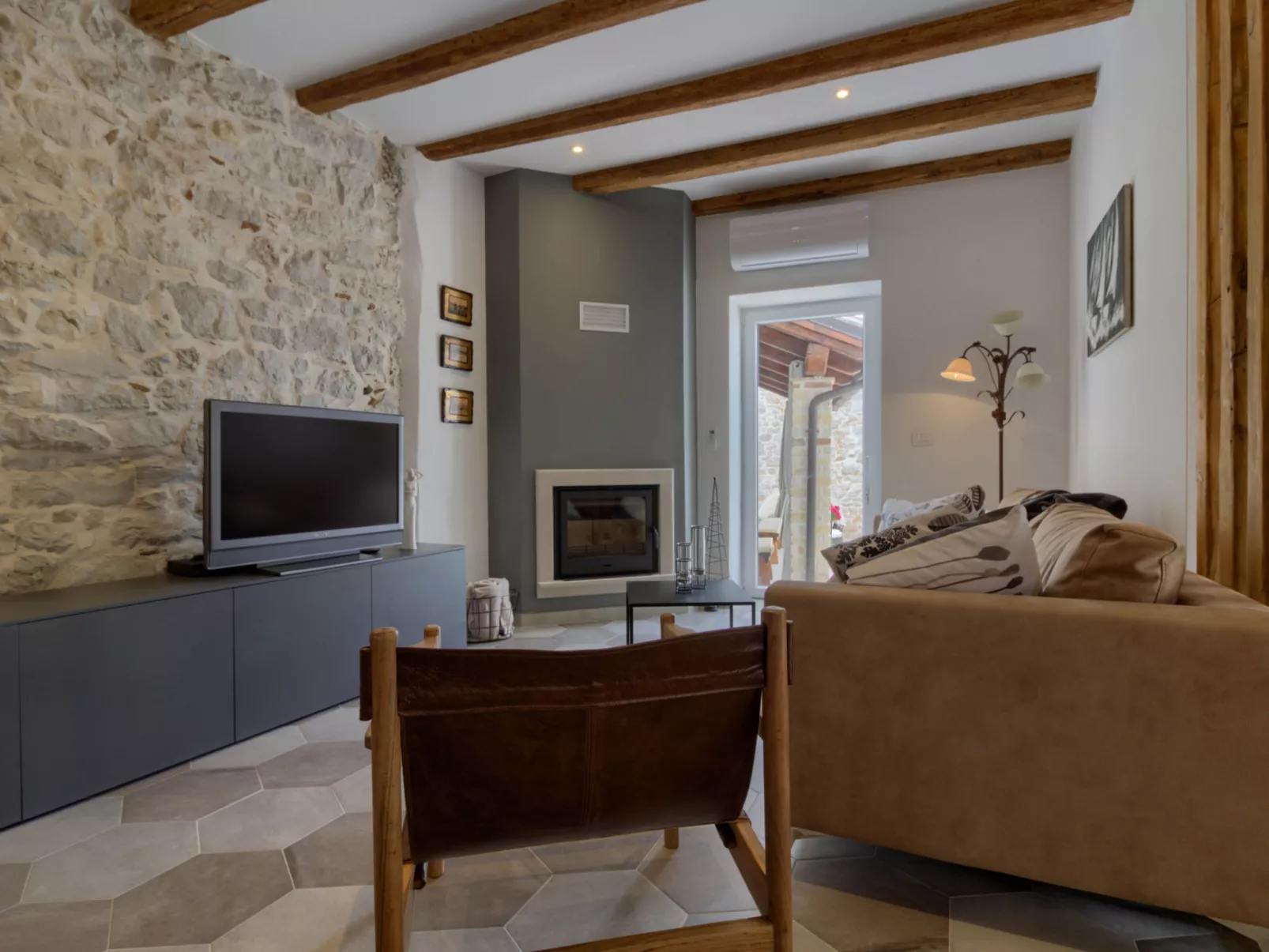 Villa Parentium - Inside