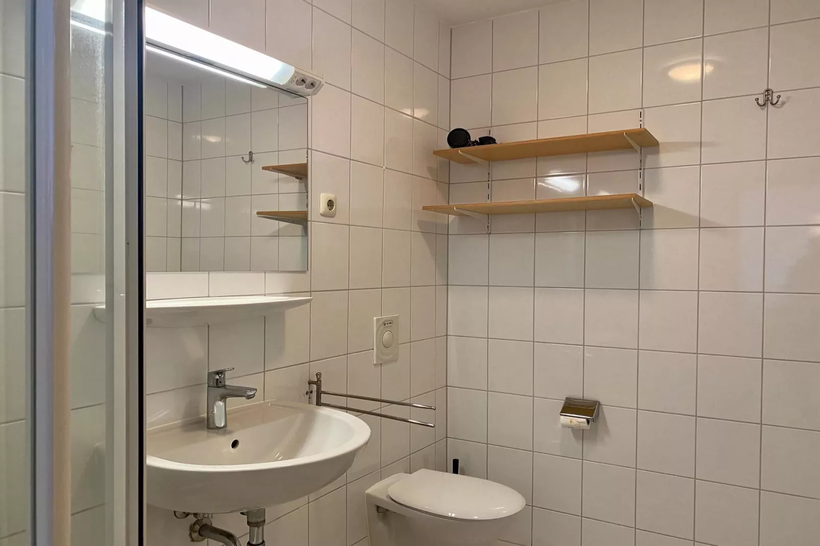 Ferienwohnung Orth B11 - Bathroom