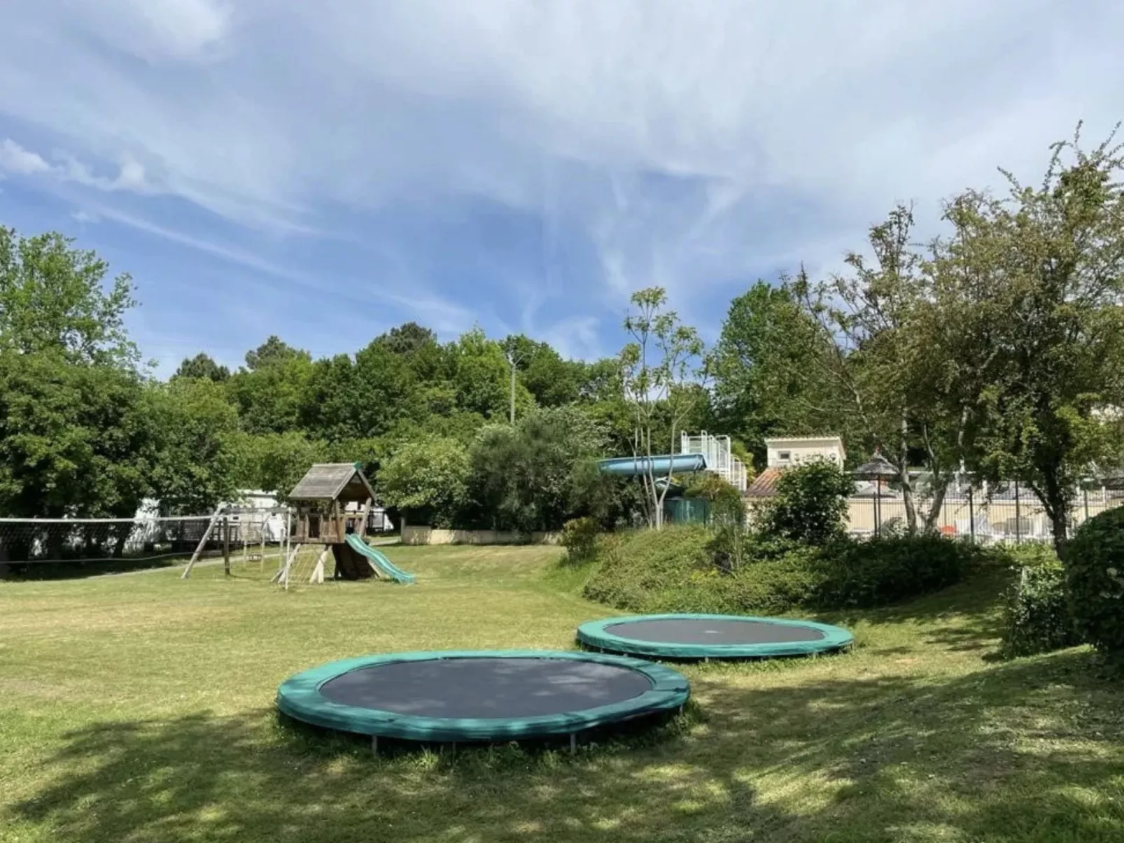 Camping Le Clou - Lodge de Luxe - Draußen