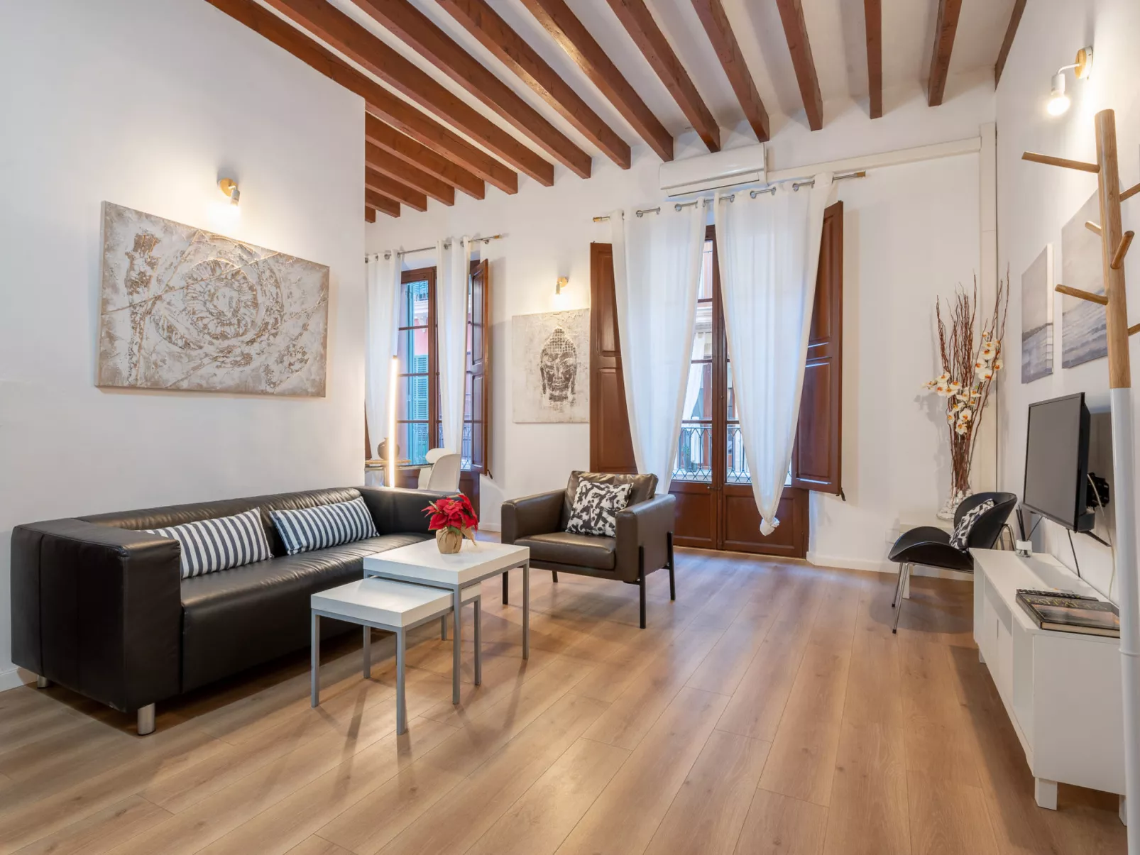 HOLIDAY PALMA APARTMENT 1 - Inside