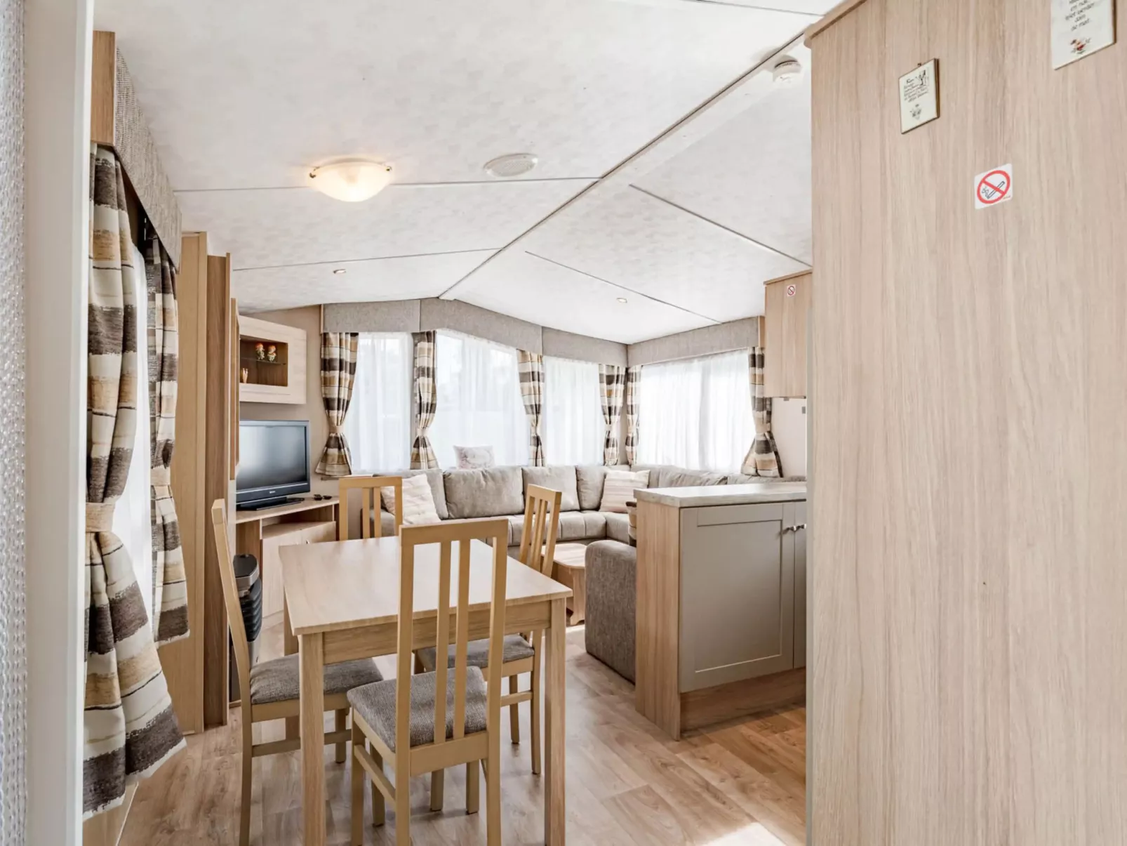 Camping Papillon Kinrooi – 113 - Dedans