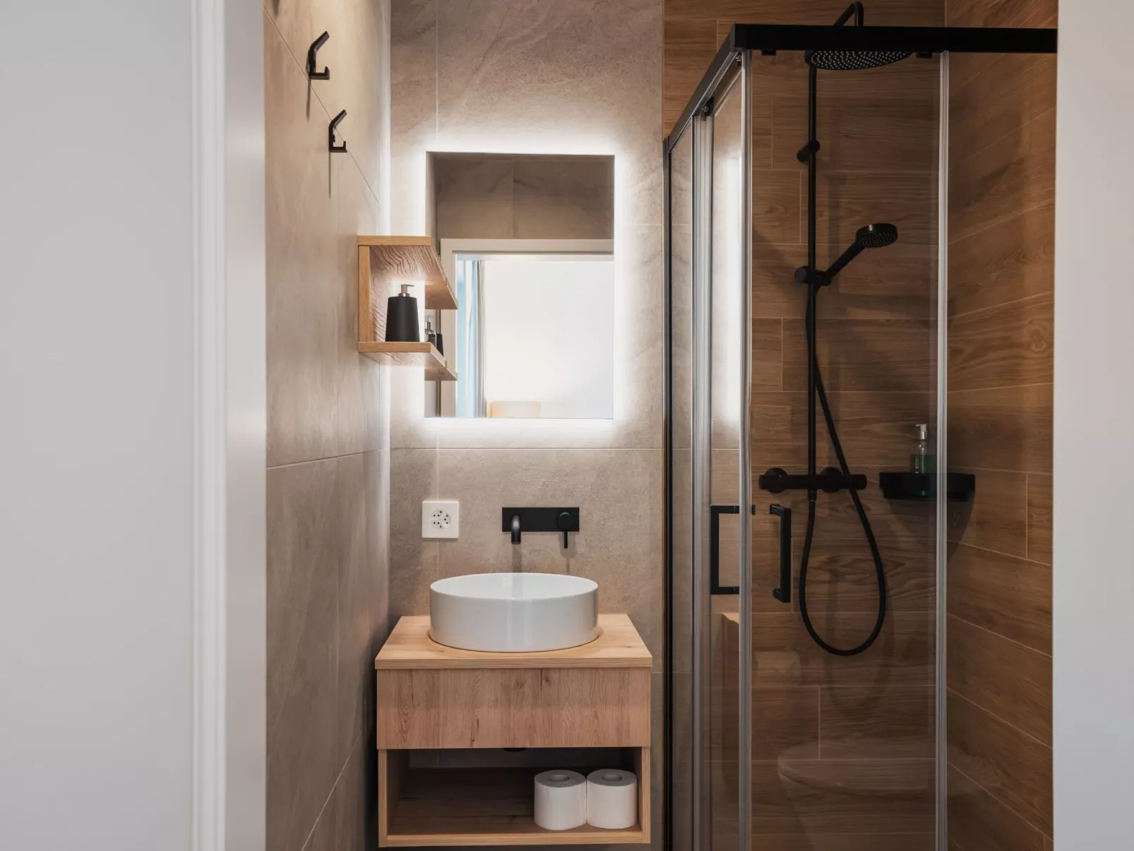 Alpine Apartments, (San Bernardino). - Inside