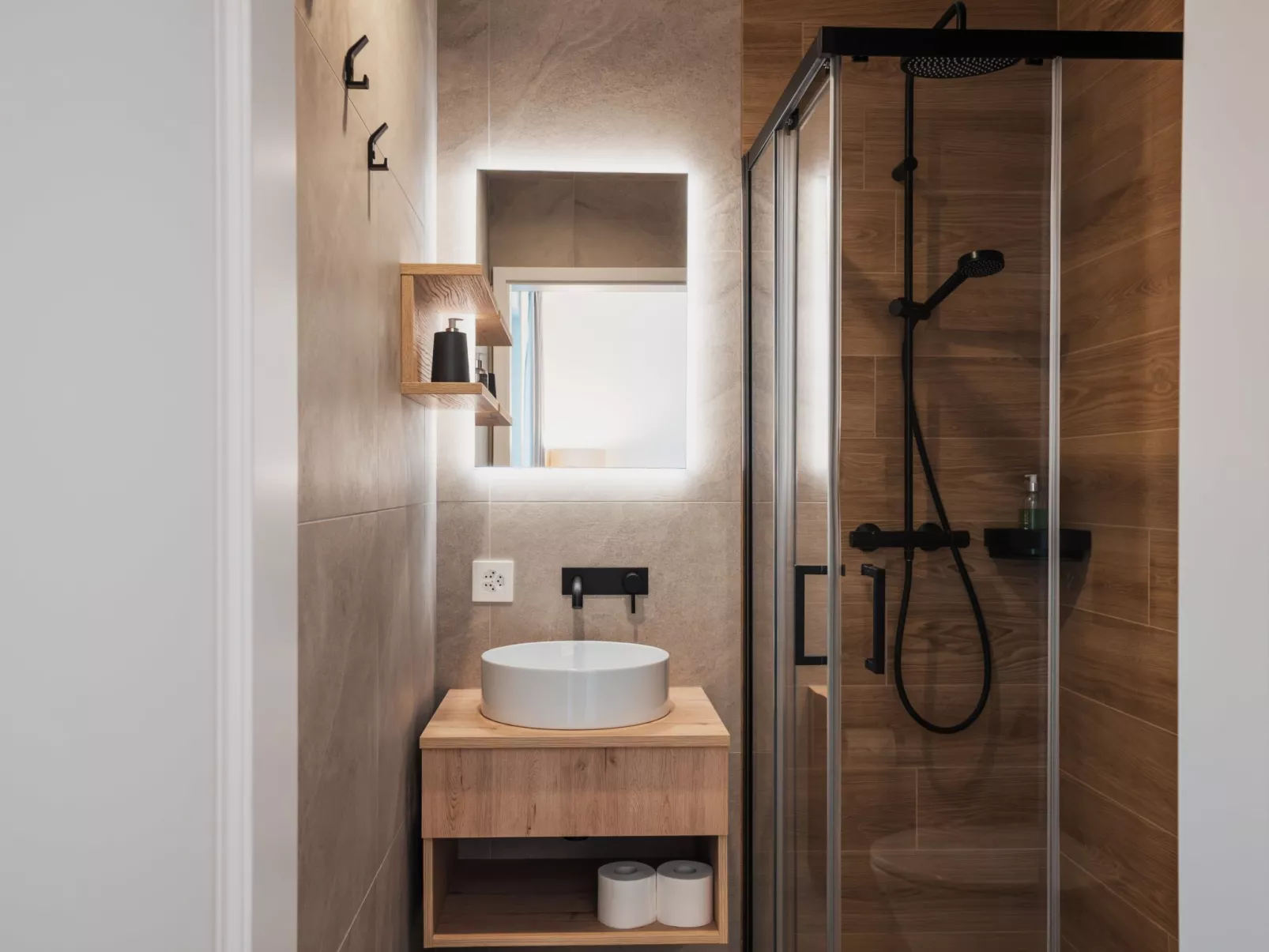 Alpine Apartments, (San Bernardino). - Inside