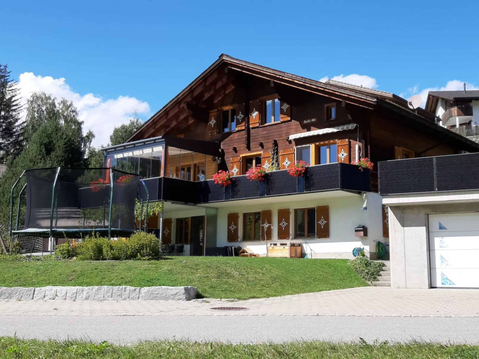Schweizer, Obersaxen-Affeier, (Obersaxen). - Draußen