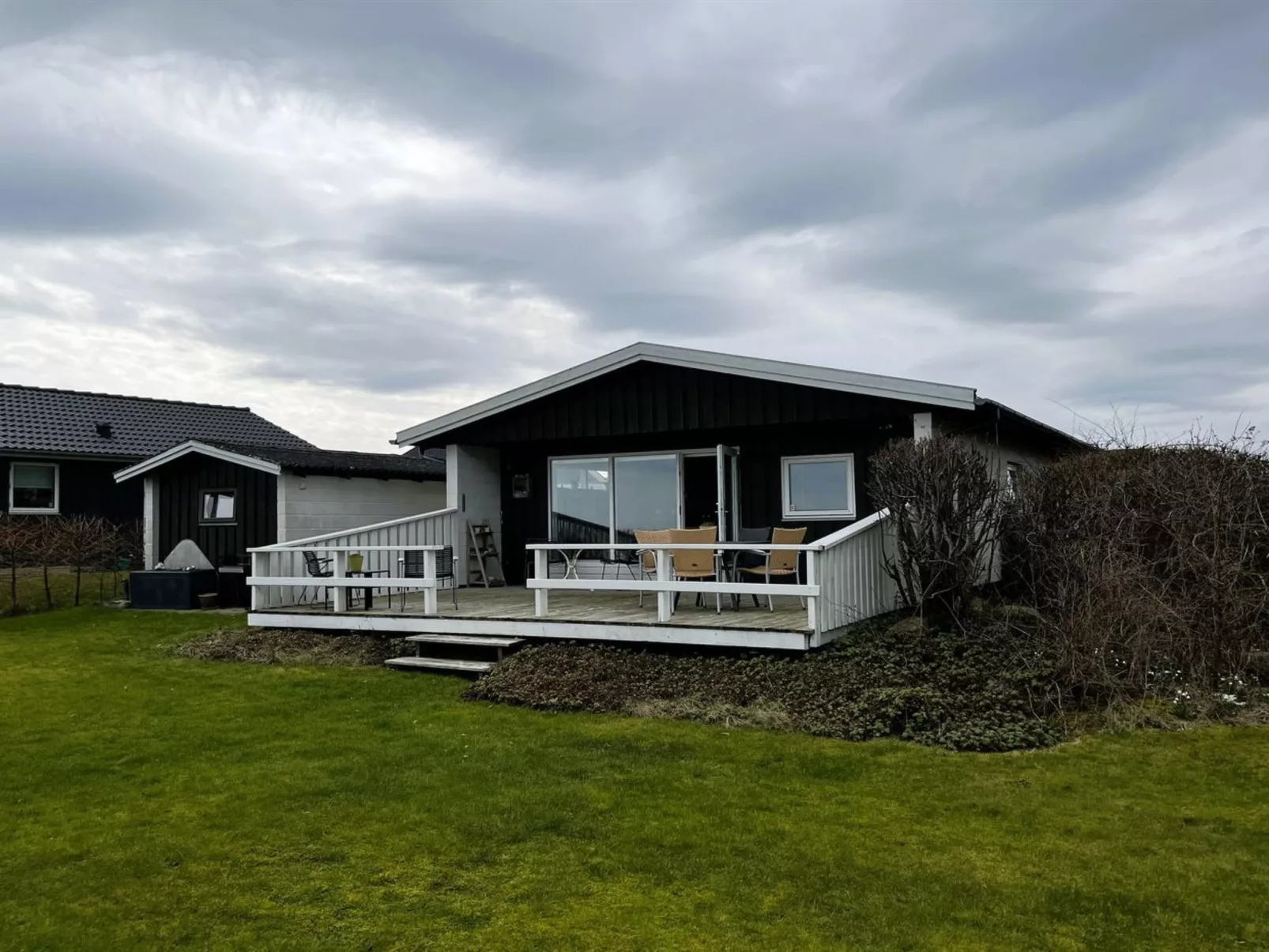 "Edla" - 35m from the sea - Outside