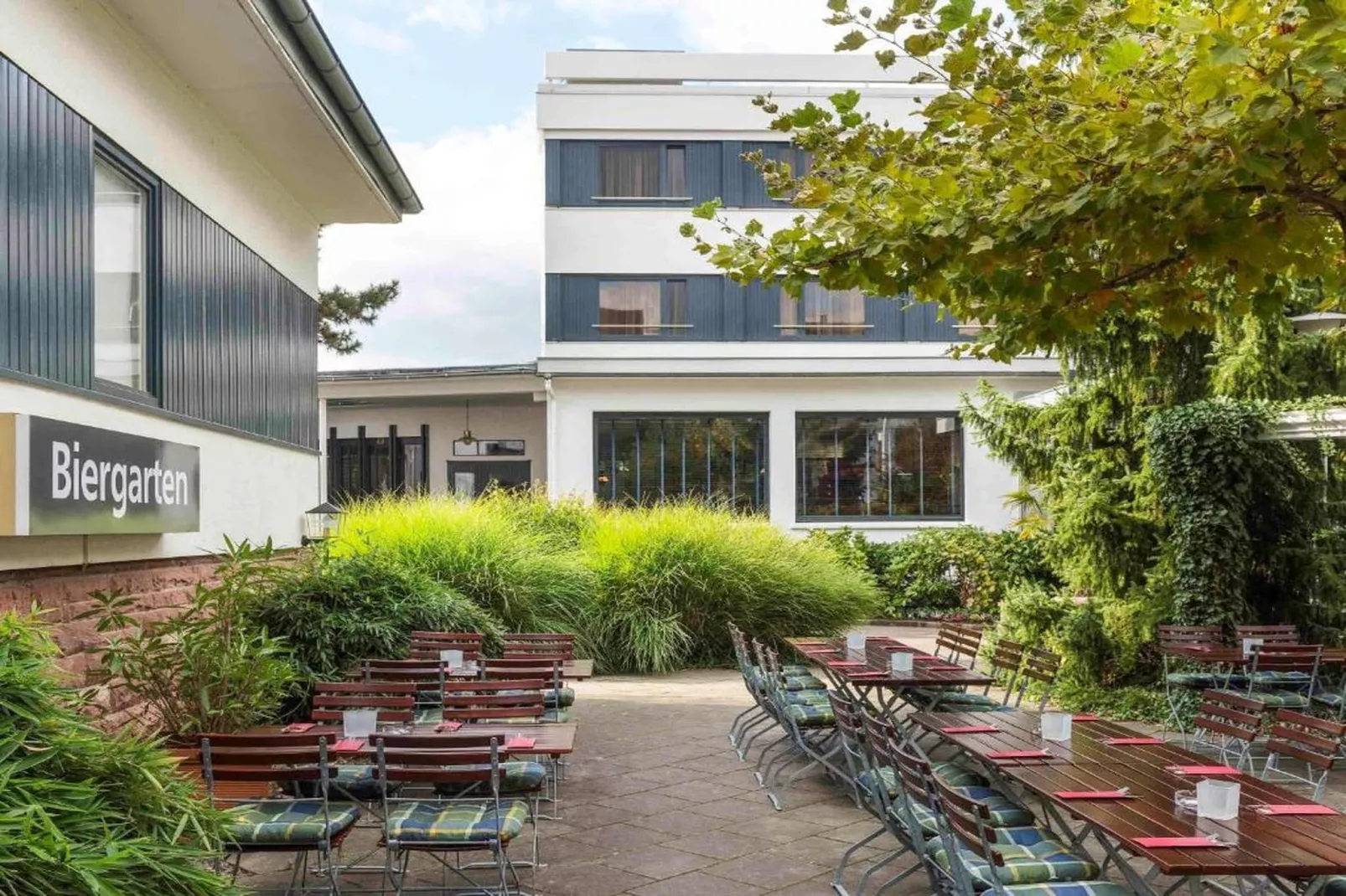 Offenburg City - Standard Twin Room - Image-tags.hotelfacilitiesandservices