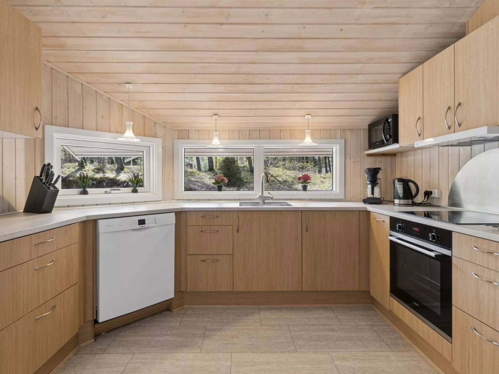 "Sylvia" - 900m from the sea - Inside