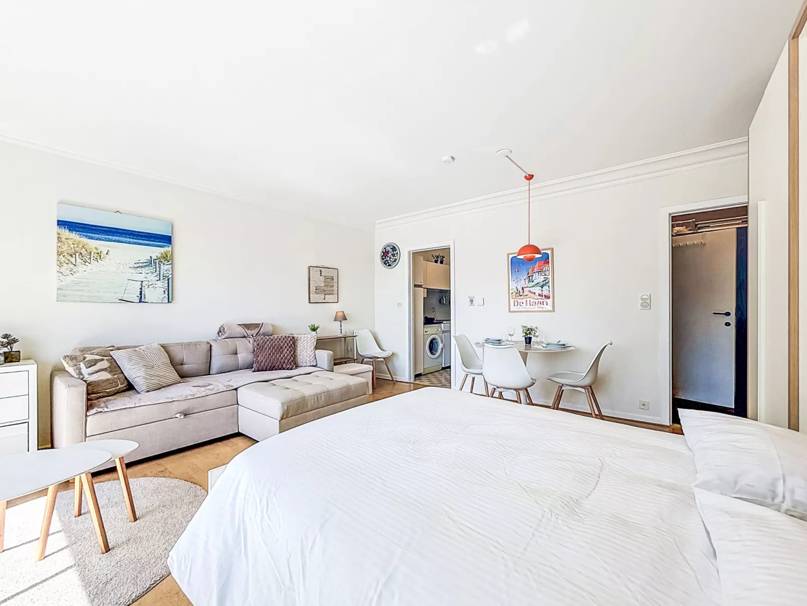 Cosy @ the beach studio with pool - Drinnen