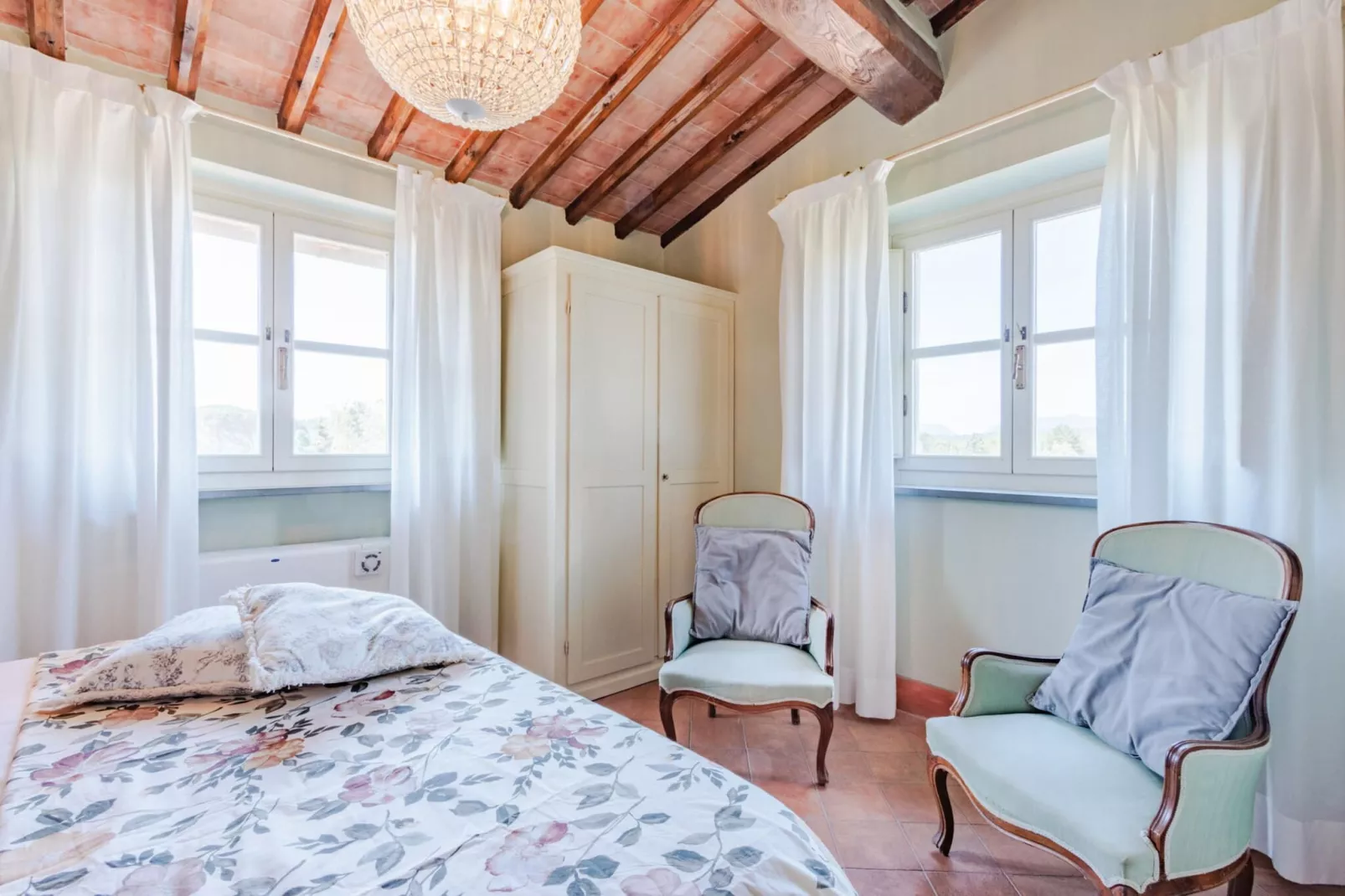 Anna Farmhouse Apartment in Wine Resort in Lucca - Schlafzimmer