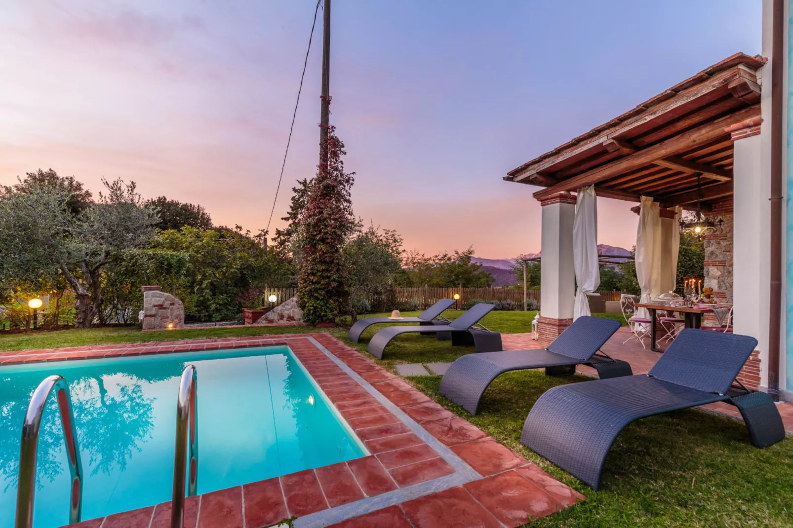 Rondini Farmhouse - Schwimmbad