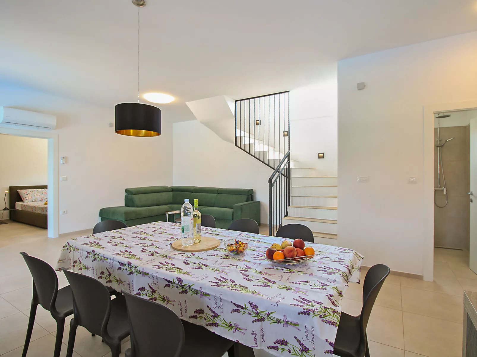 House 2351 - Dedans