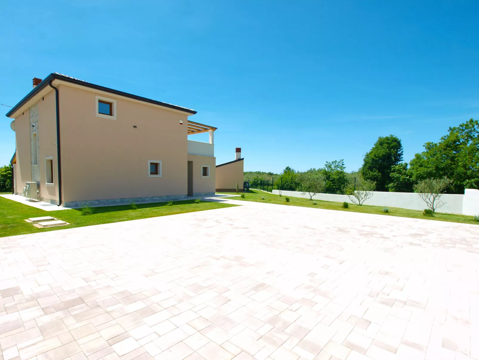Villa 2086 - Draußen