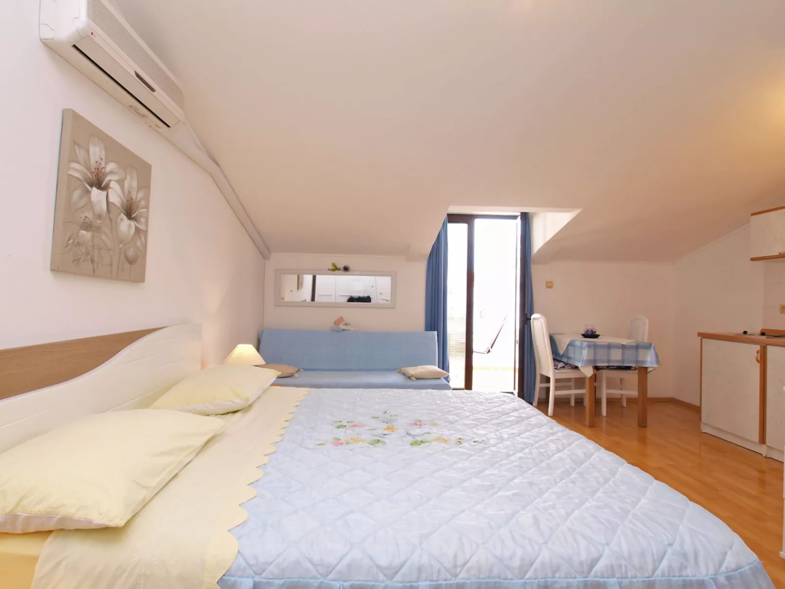 Apartment 1048 - Inside