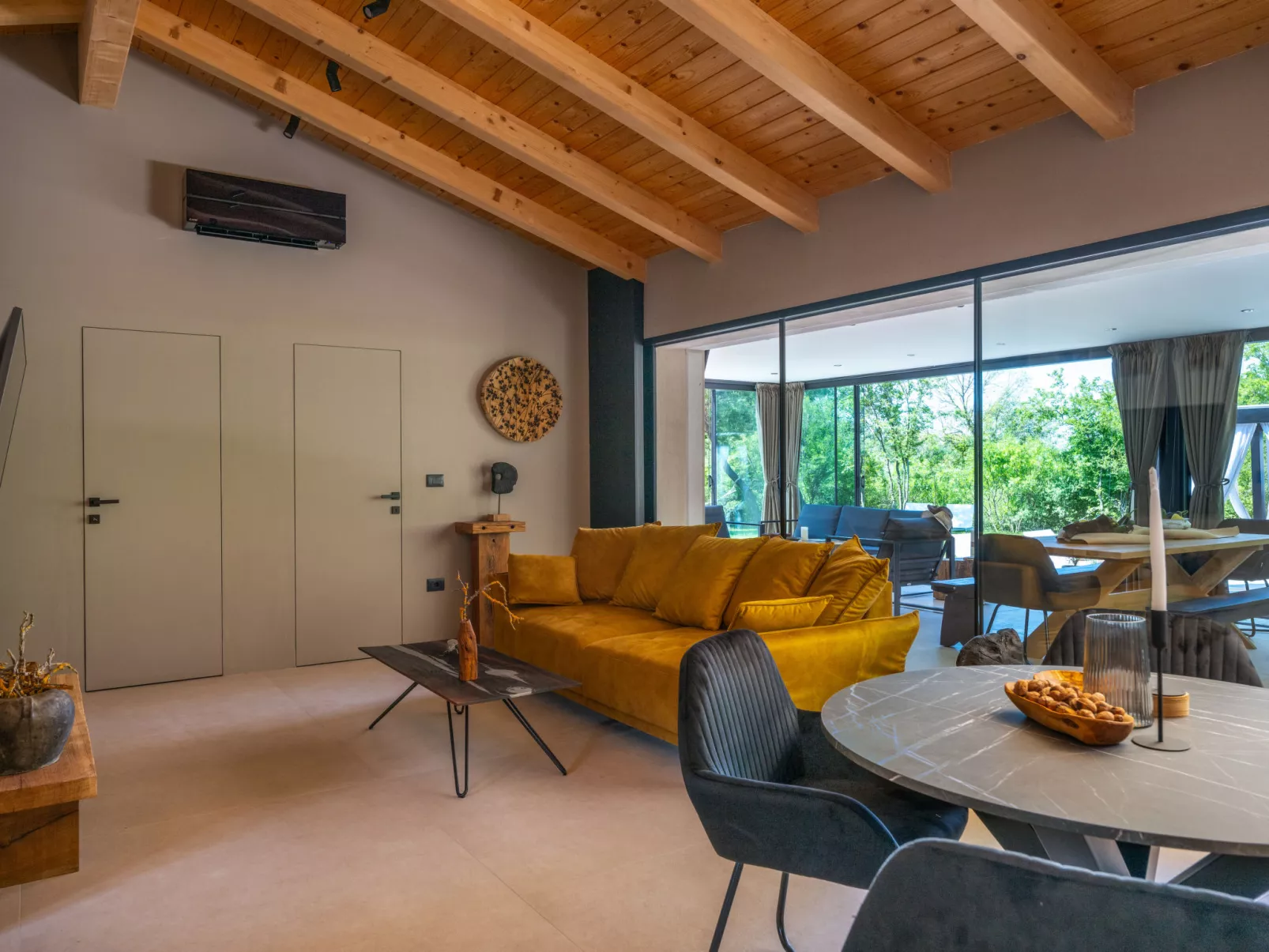 House 2363 - Inside