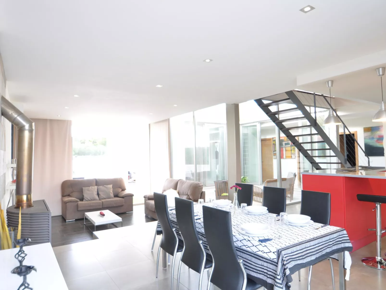 Moderna Villa cerca del golf y con piscina privada, ideal para familias - ofert - Inside