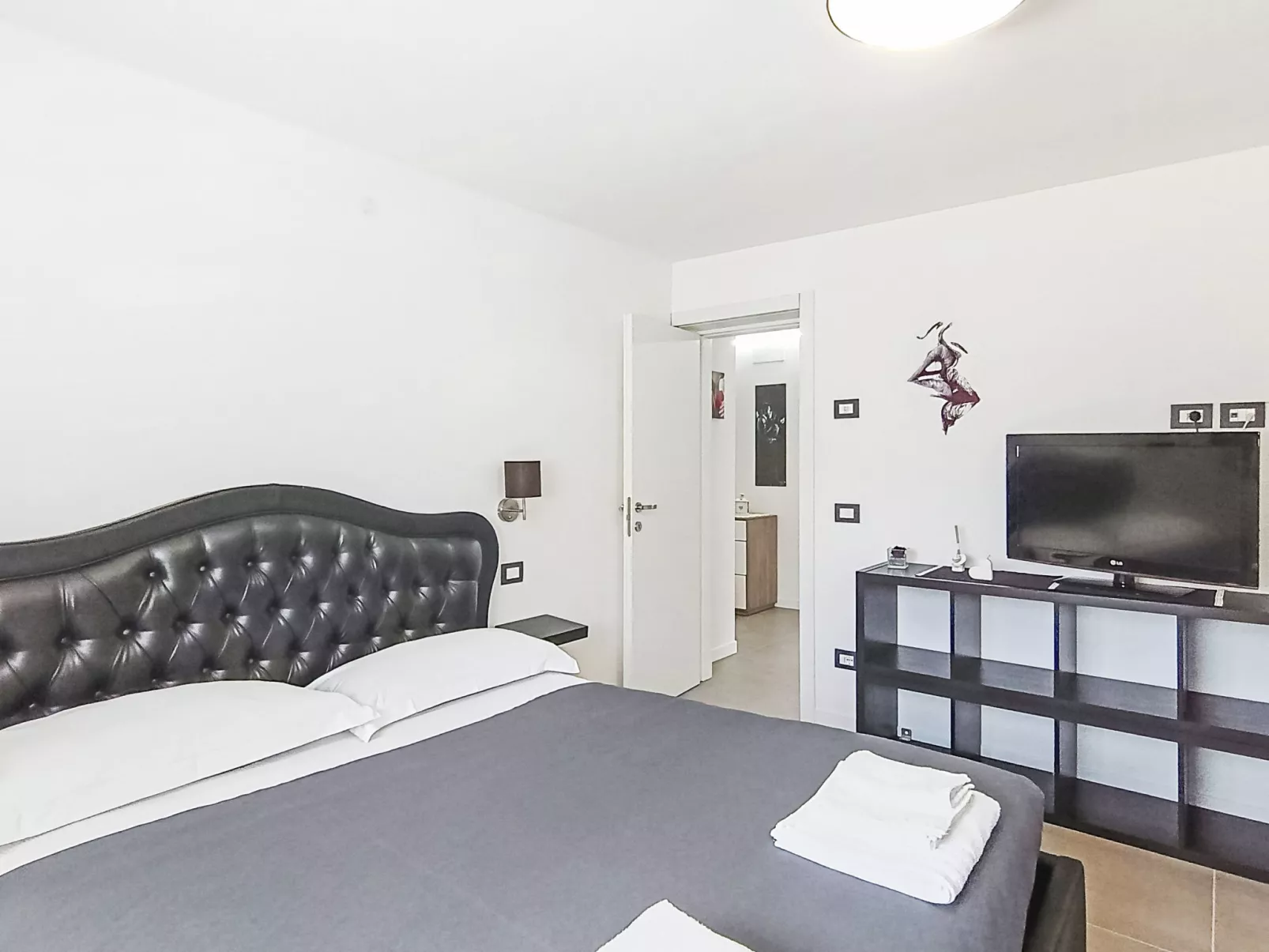MB Guest House - Inside