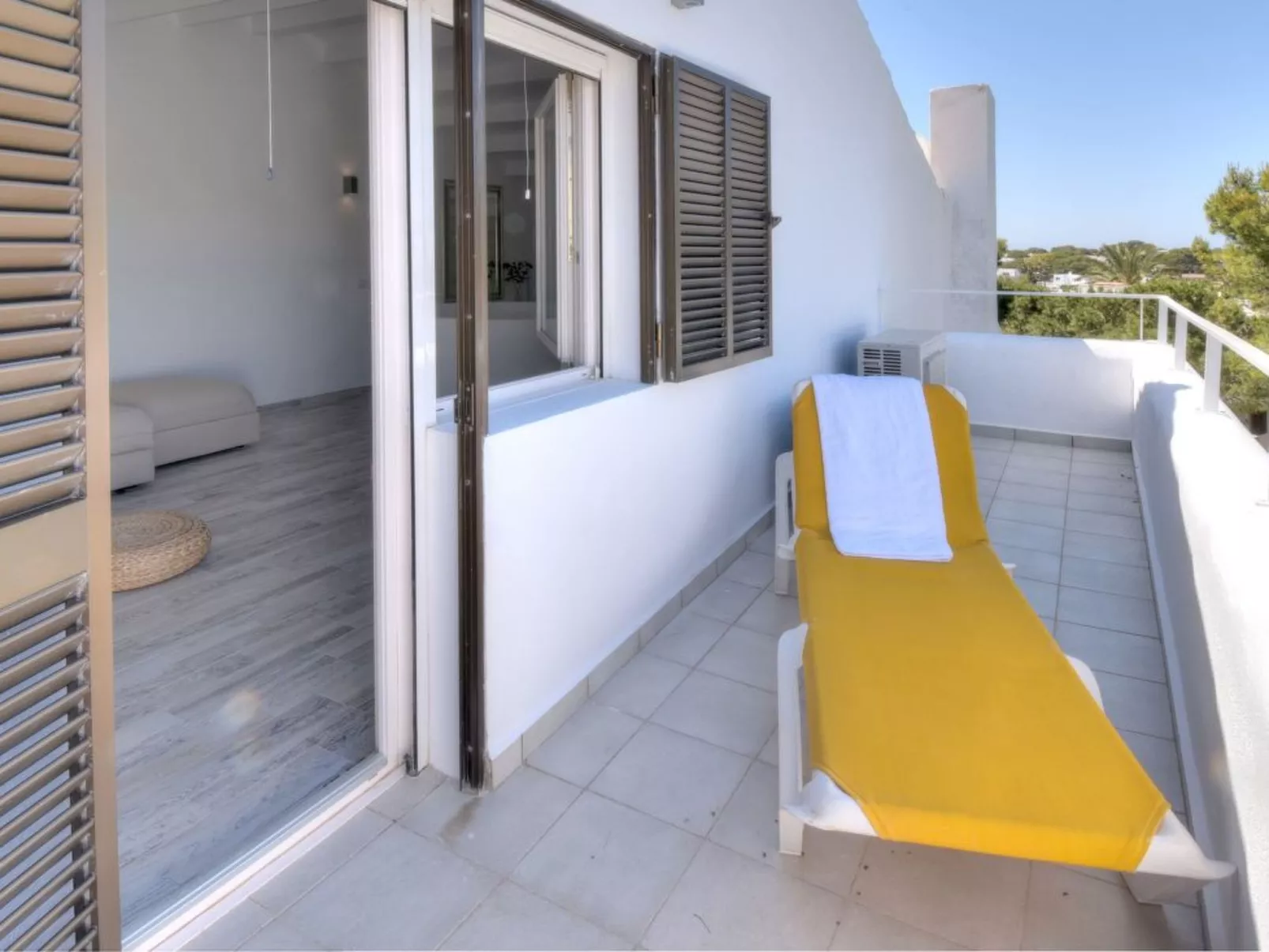 Modernes helles 3-Schlafzimmer Apartment mit Klimaanlage, 2017 komplett neu ren - Draußen