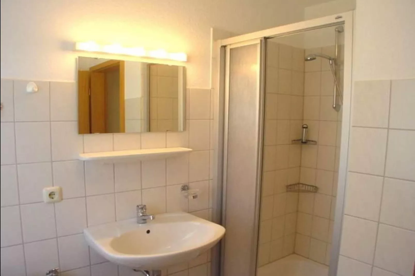 W 52b EG 4 P - Bathroom