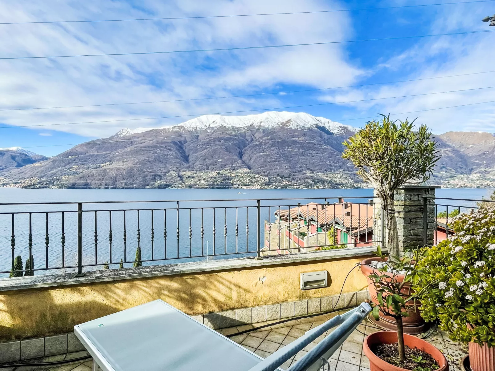 La Terrazza sul Lago - Outside