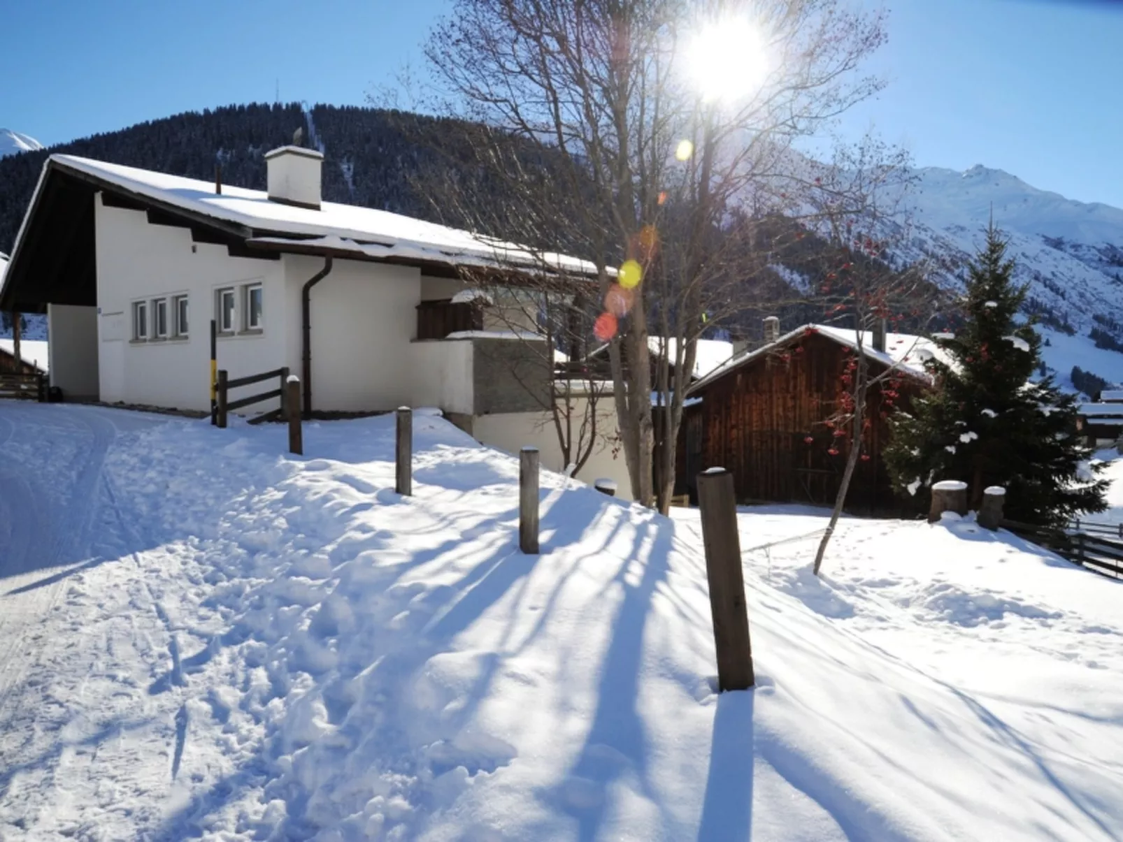 Tgèsa Moser Poltera, (Camischolas/Sedrun). - Draußen