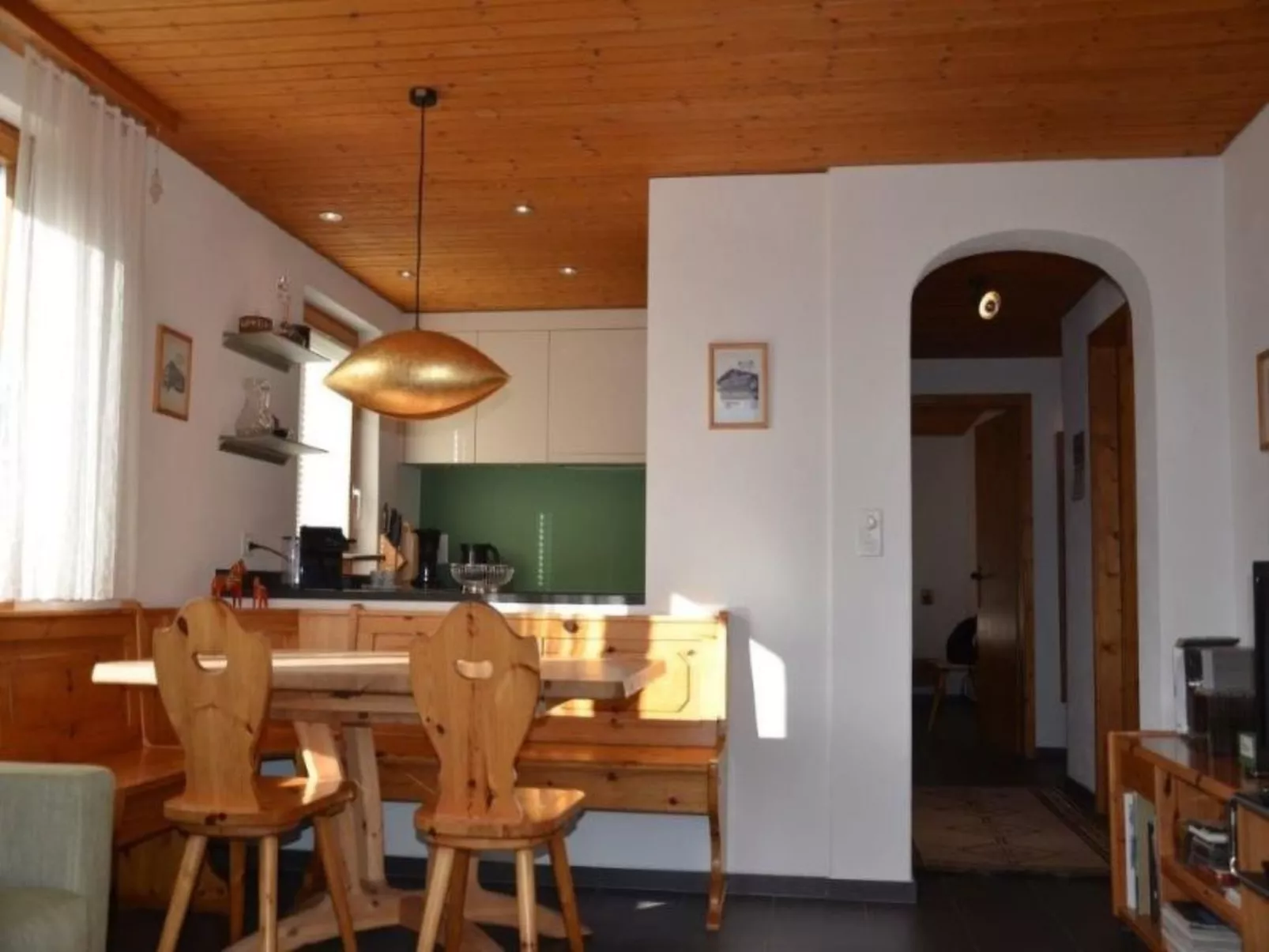 Stonas Sura / Stäuble, (Falera). 3 Zimmerwohnung - Drinnen