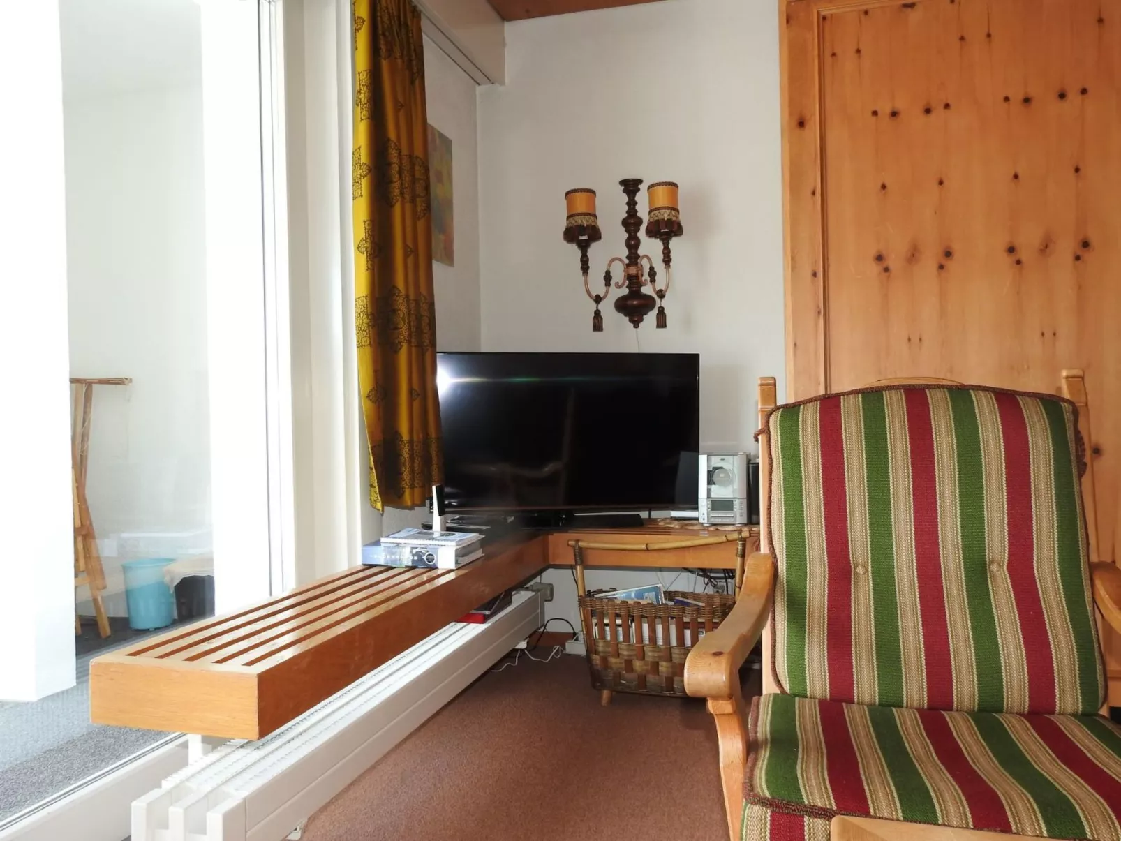 Ner B / Hartl, (Flims Dorf). 2.5 Zimmerwohnung - Drinnen