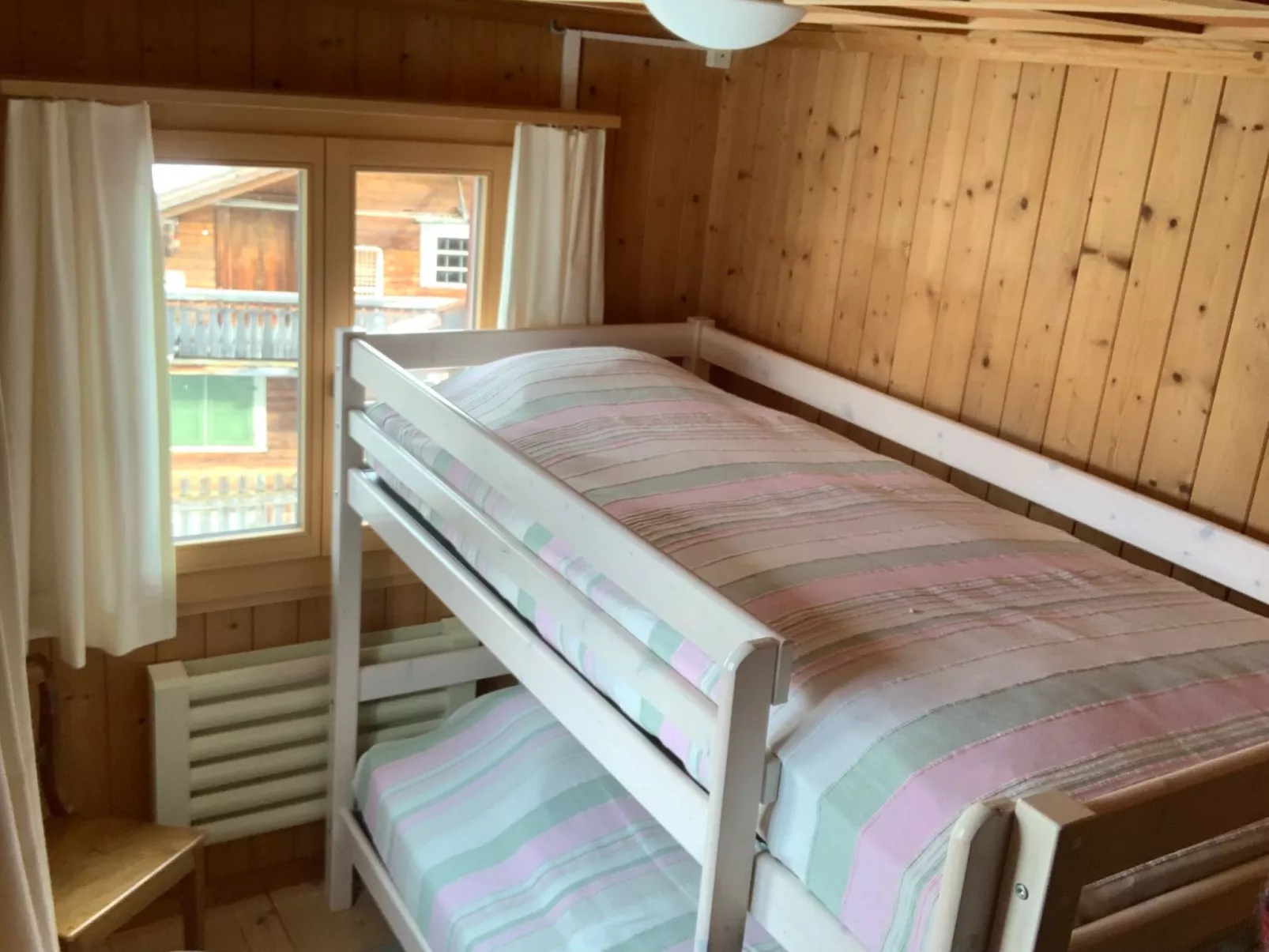 Charmantes Alpen-Appartement in Conters (Davos-Klosters/Parsenn). - Dedans