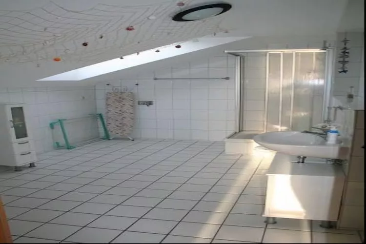 Ferienwohnung Orth A8 - Bathroom