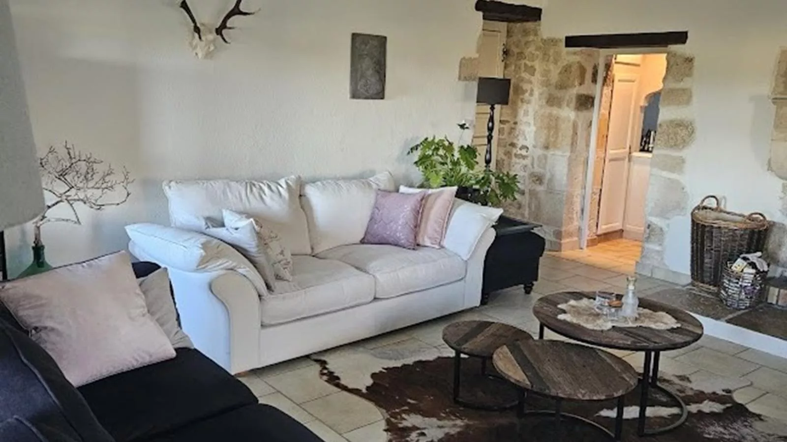 Le Bonheur - Living room