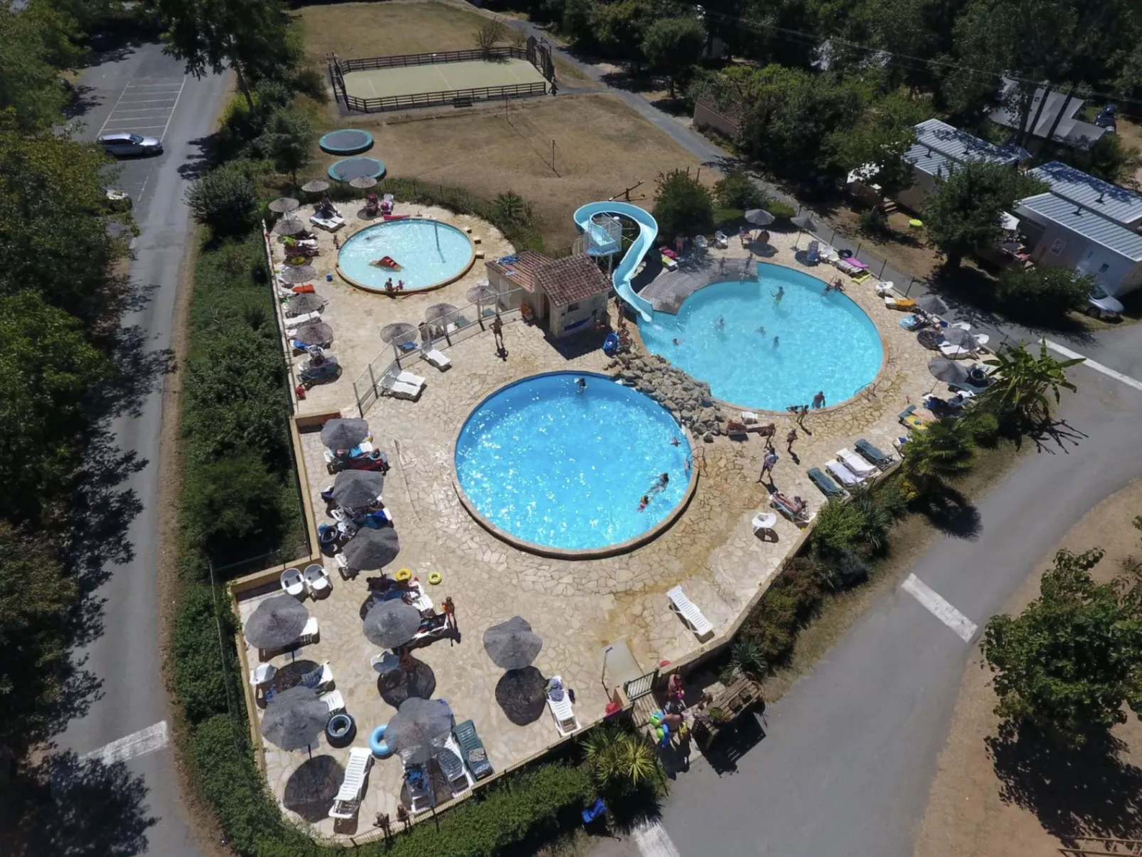 Camping Le Clou - Lodge de Luxe - Draußen