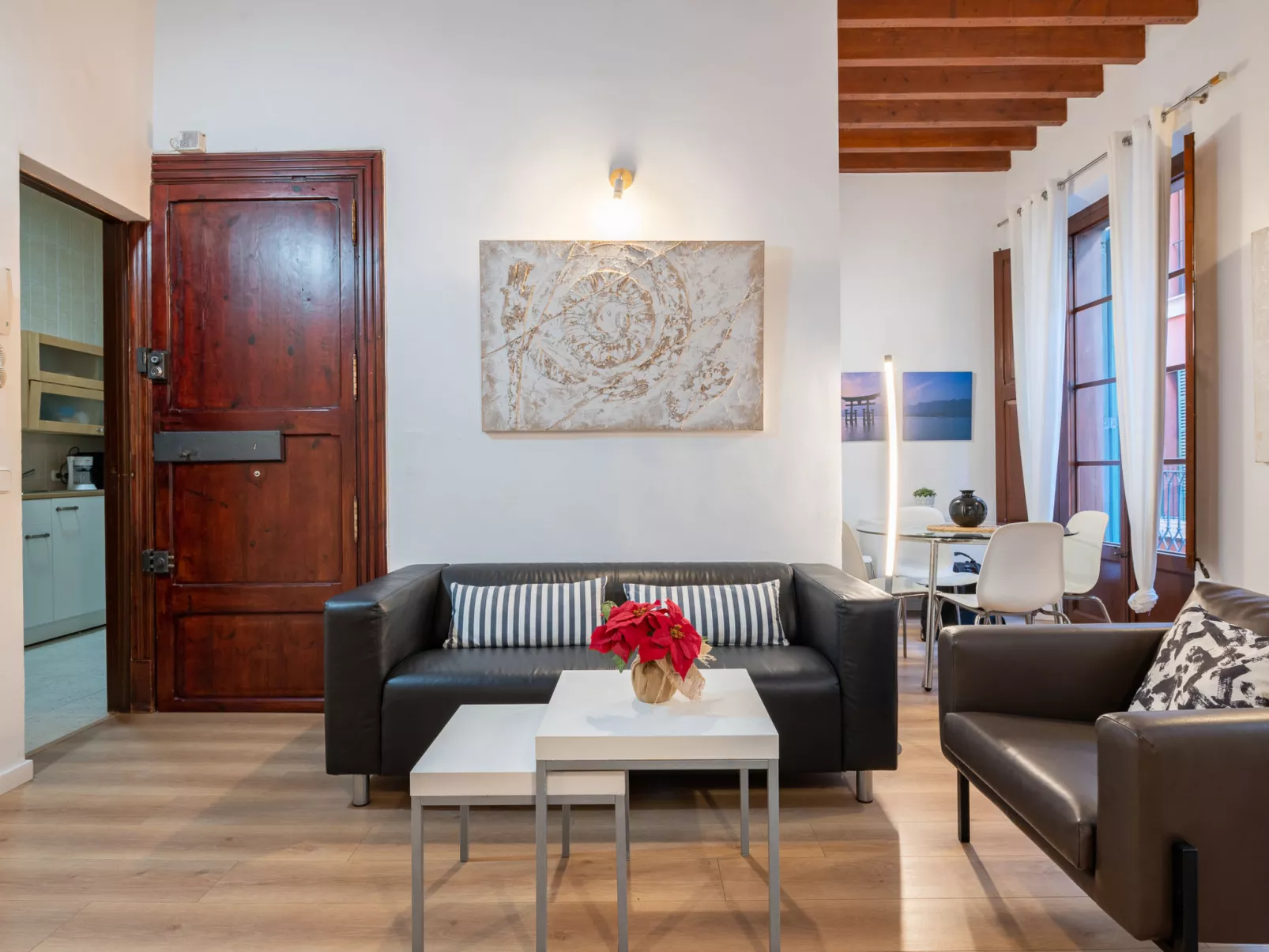 HOLIDAY PALMA APARTMENT 1 - Inside