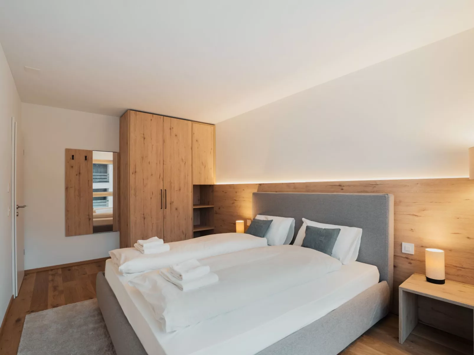 Alpine Apartments, (San Bernardino). - Inside