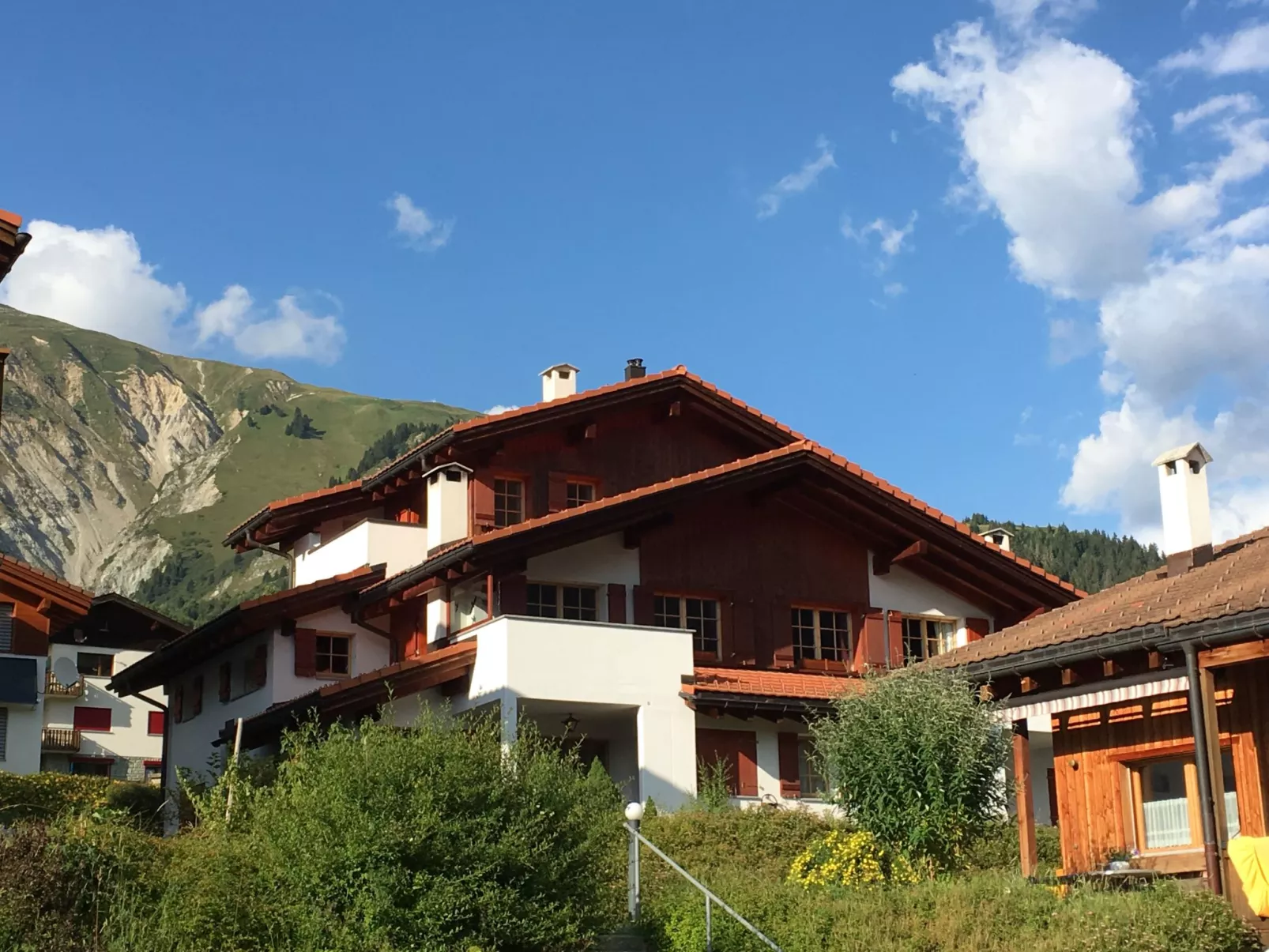 Tgèsa La Tscheppa A Vujevic, (Camischolas Sedrun). - Outside