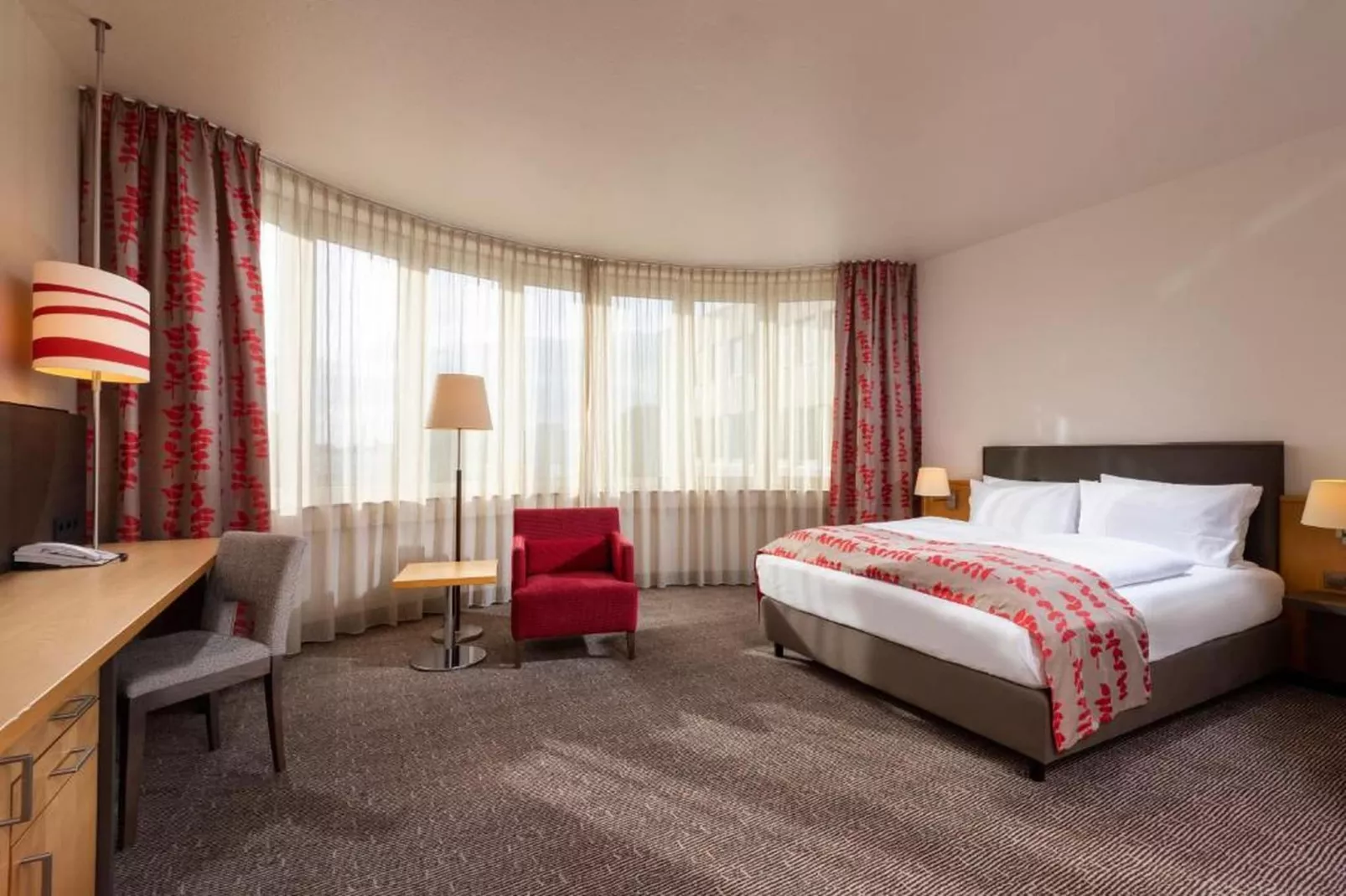Holiday Inn Frankfurt Neu-Isenb - Superior King Room - Schlafzimmer