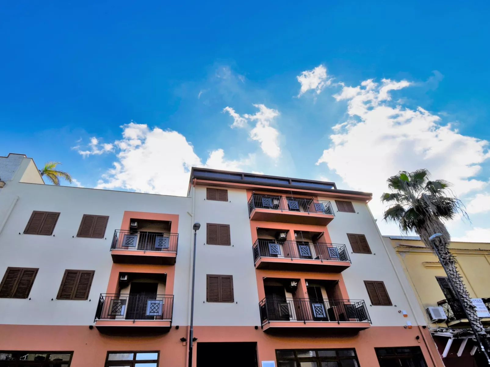 Sicilia-Outside