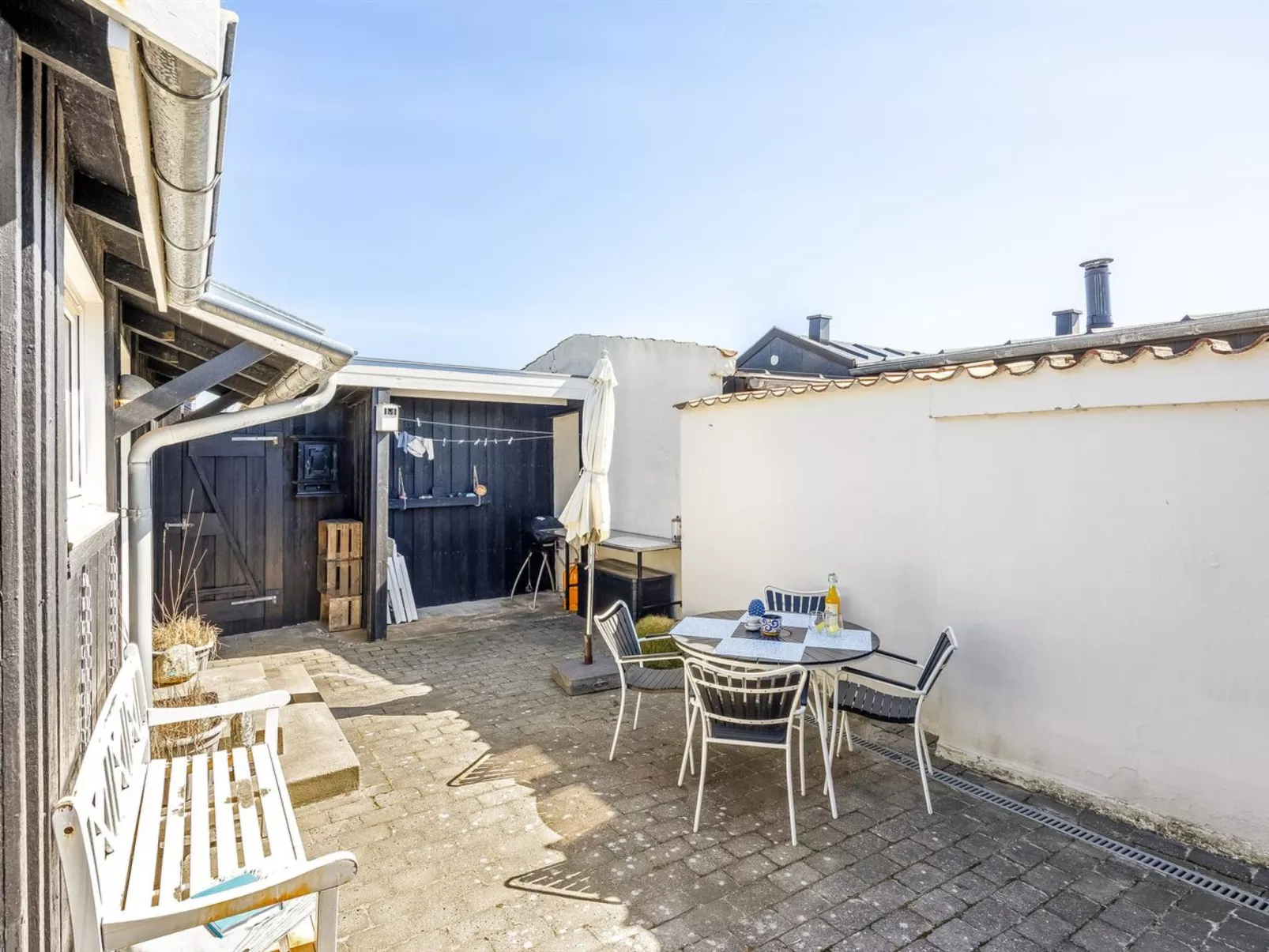 "Niela" - 300m from the sea - Outside