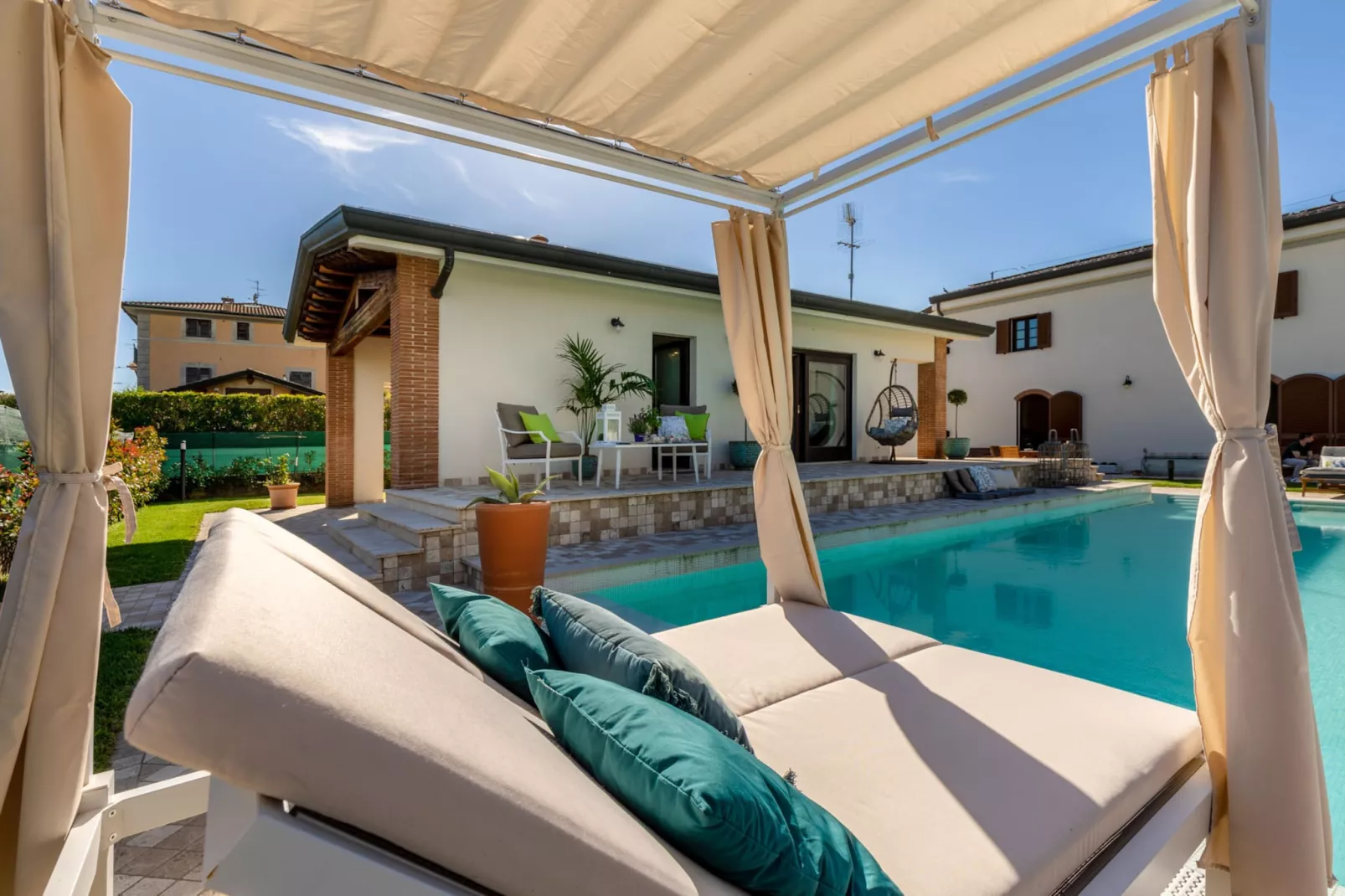 The Luxury Beach Villa - Schwimmbad