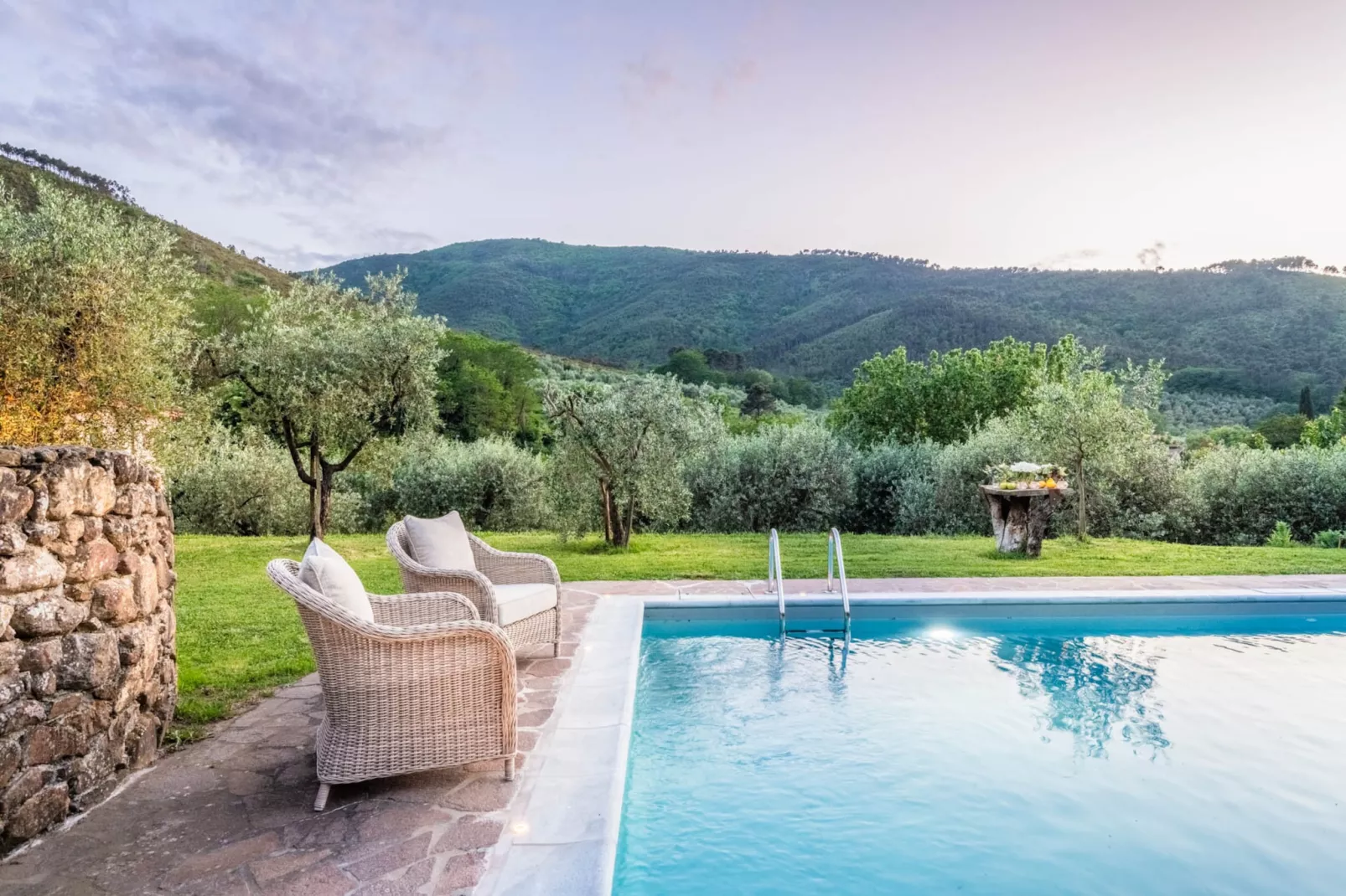 Citrus Charm Farmhouse - Schwimmbad