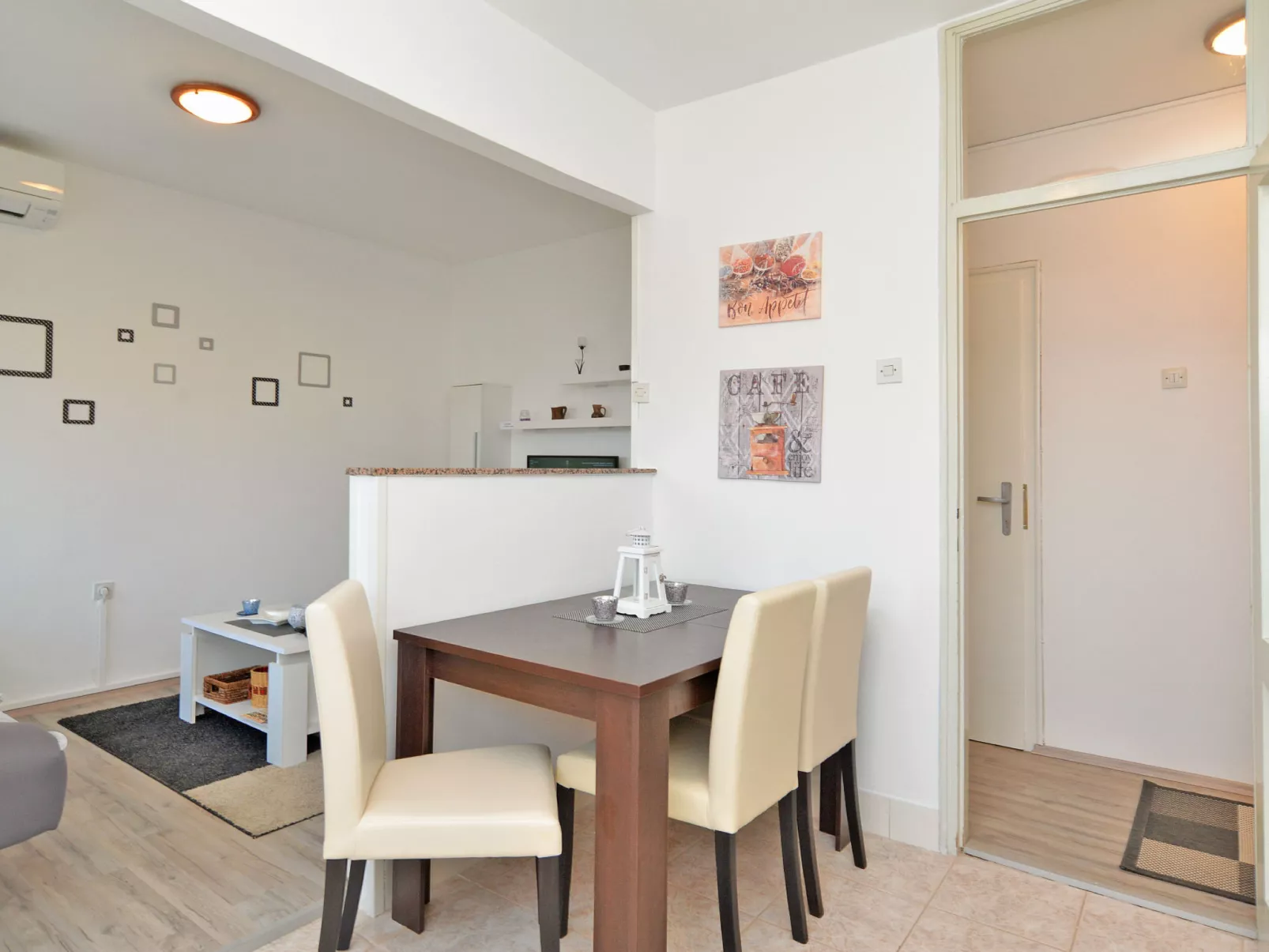 Apartment 1601 - Inside