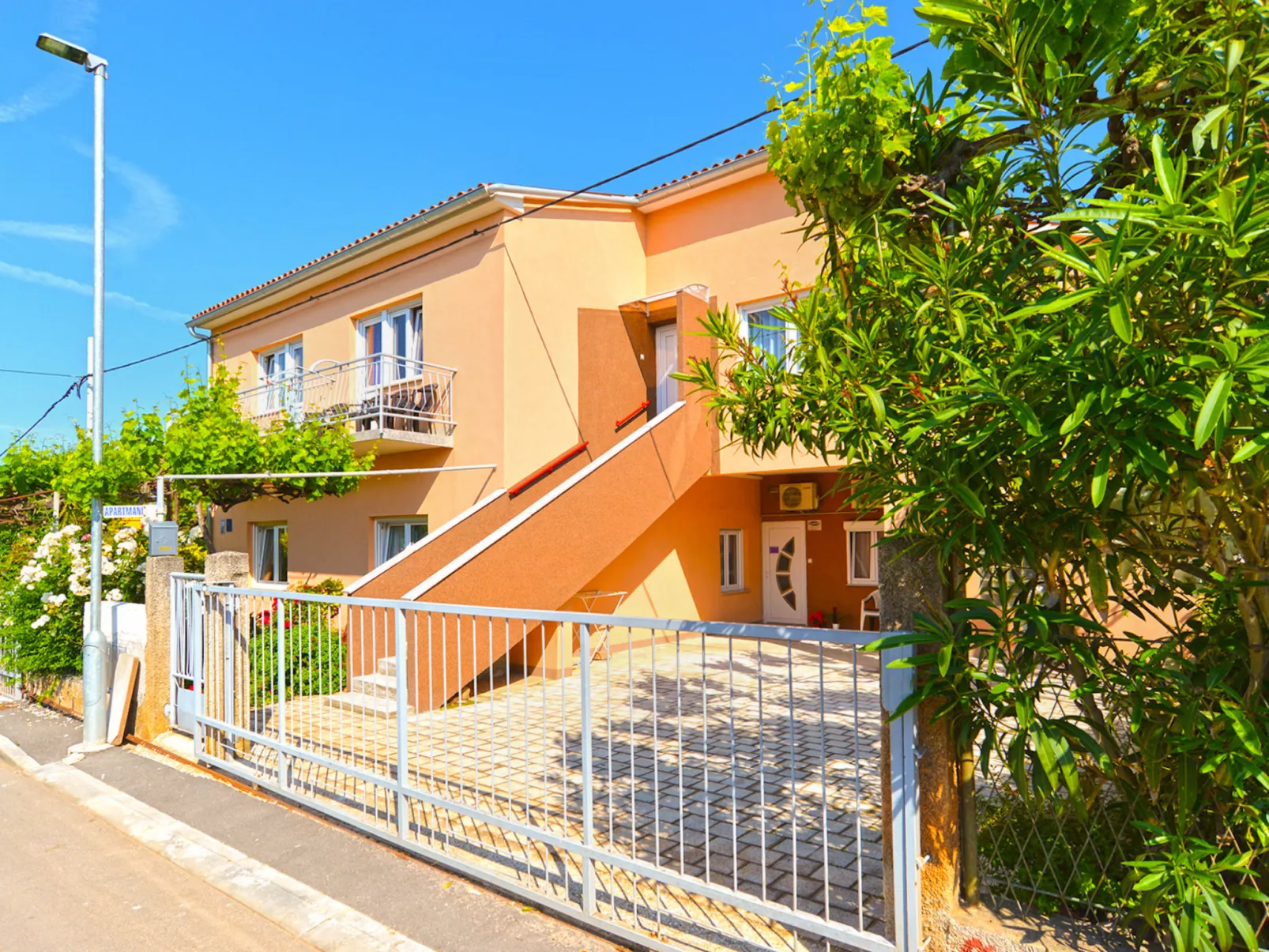 Apartment 351 - Draußen