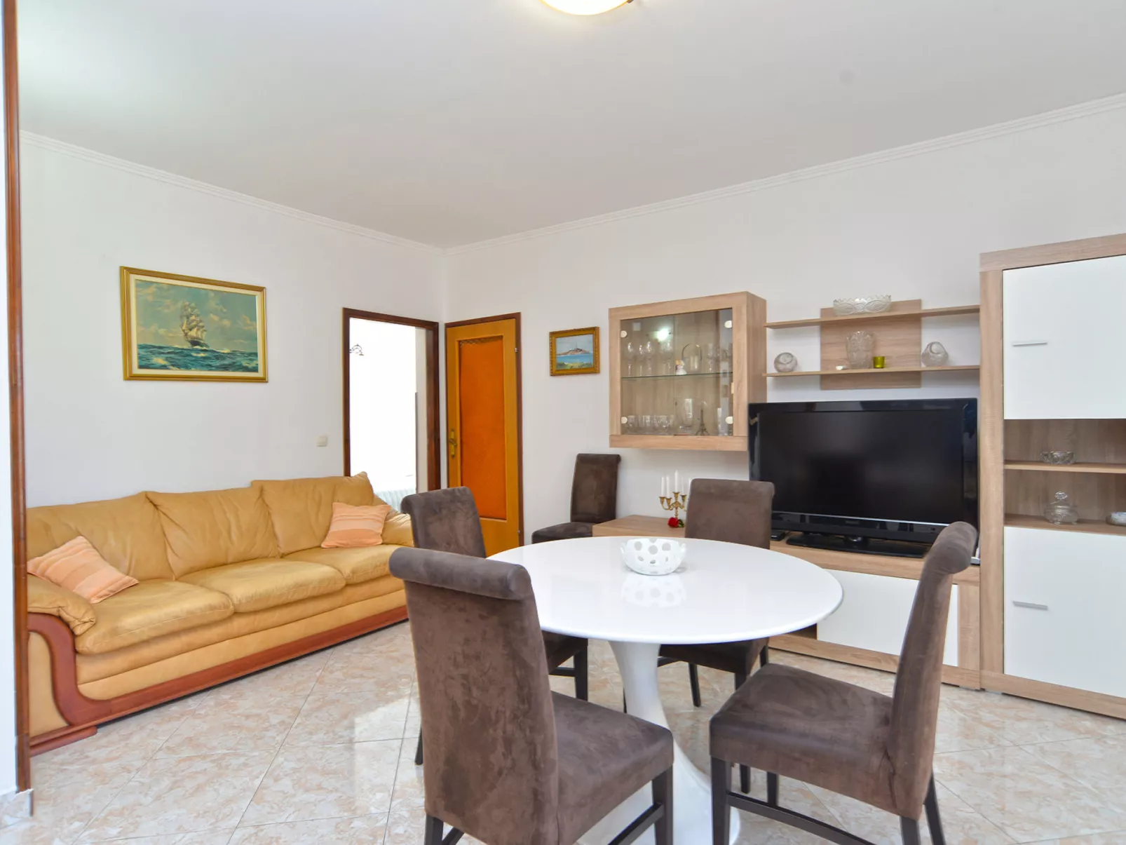 Apartment 615 - Inside