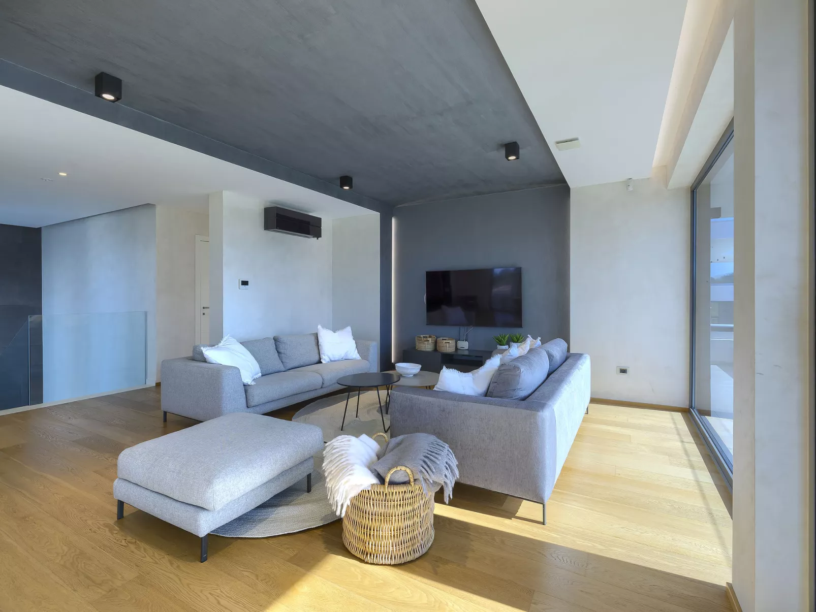 Villa Amella - Inside