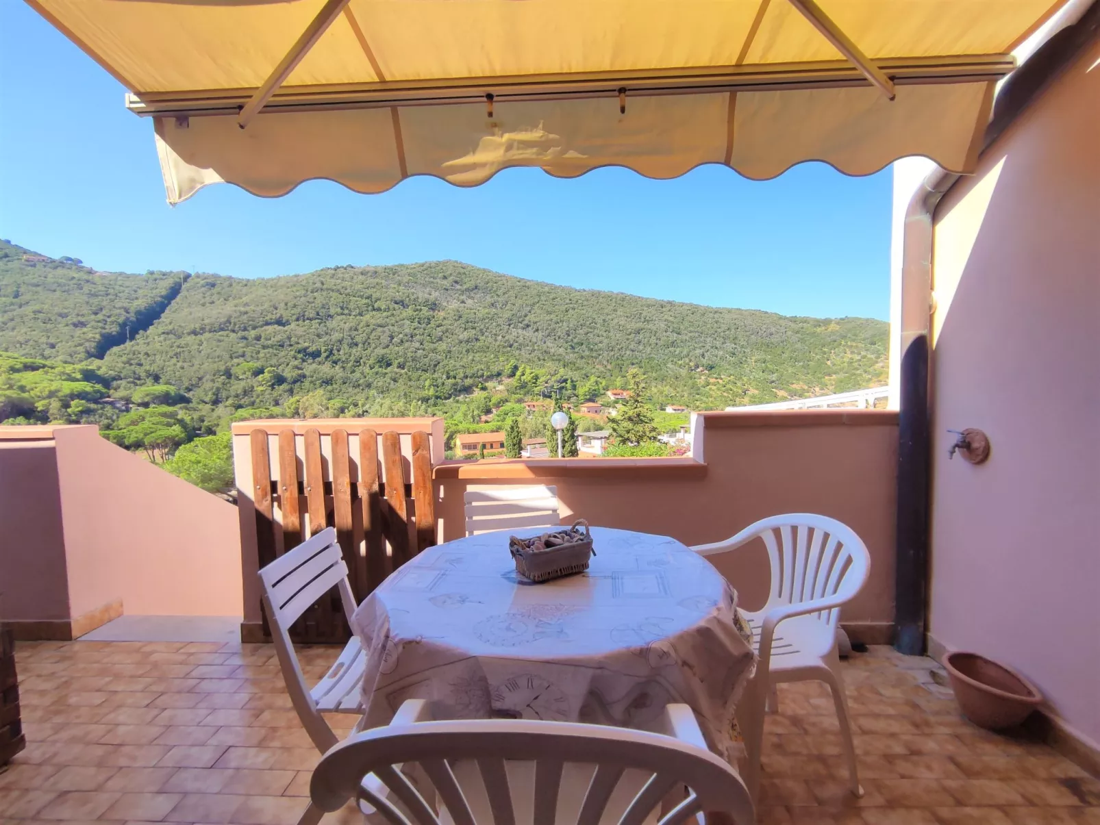 Terrazza Cala Rossa-Draußen