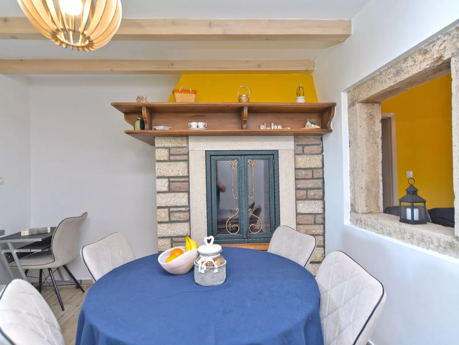 House 2157 - Drinnen