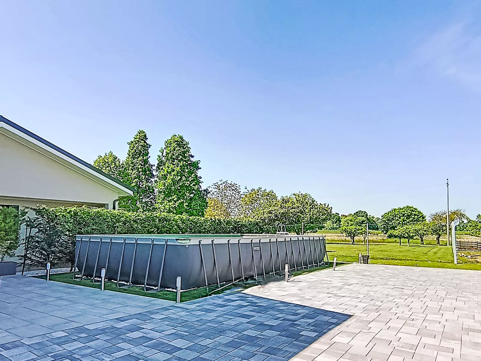 MB Guest House - Outside
