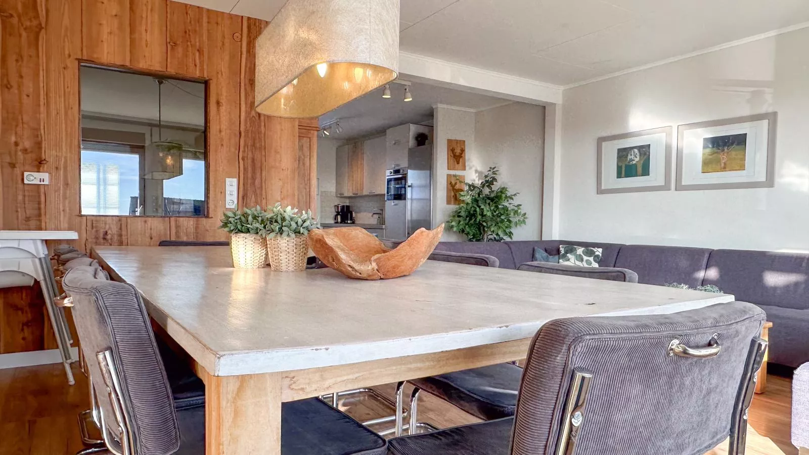 Hanneke - Dining room