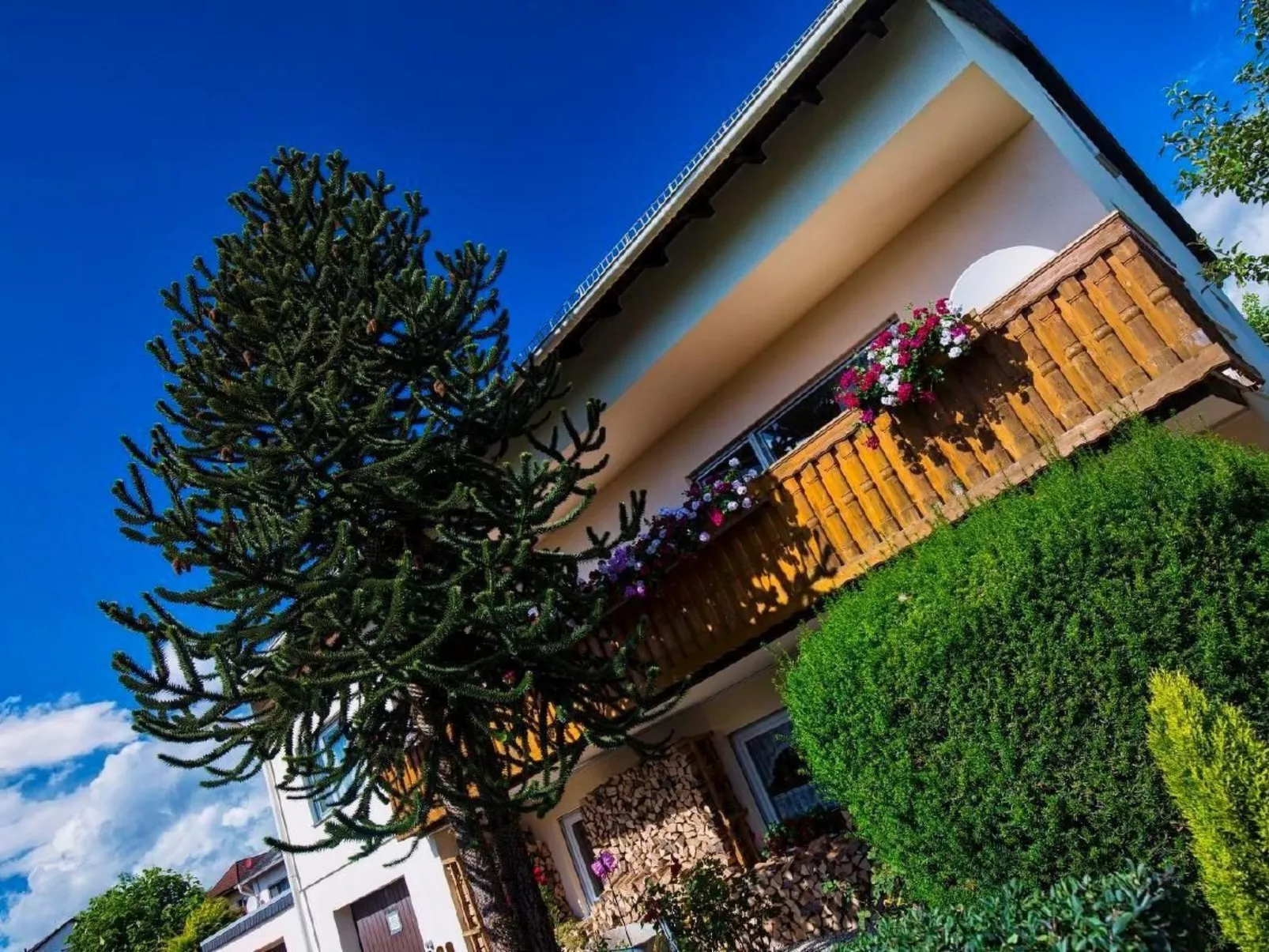 Große Wohnung in Mensfelden mit Großem Balkon - Inside