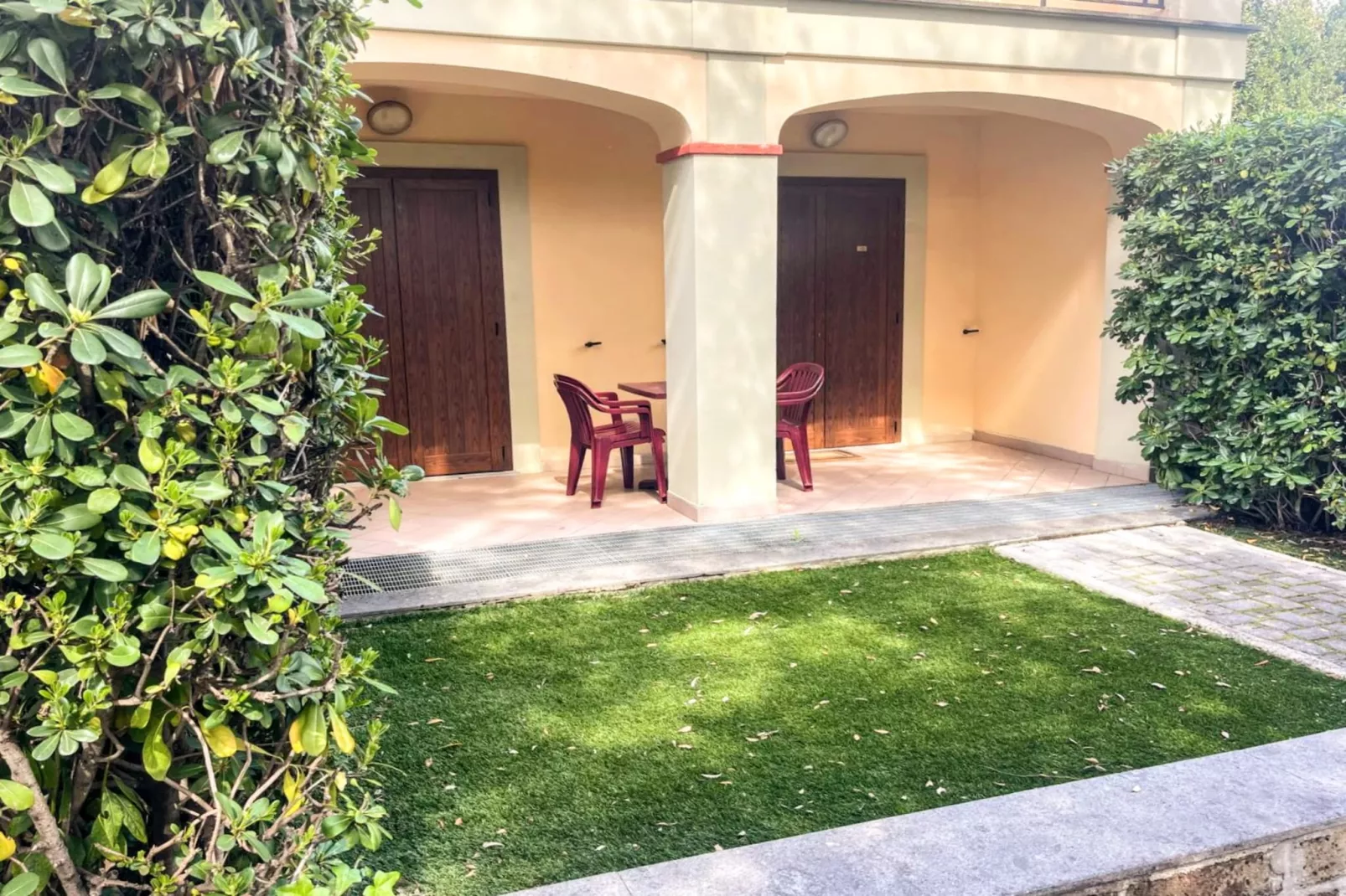 Bilocale vista Golf 120 - 2 pax - Gardens in summer