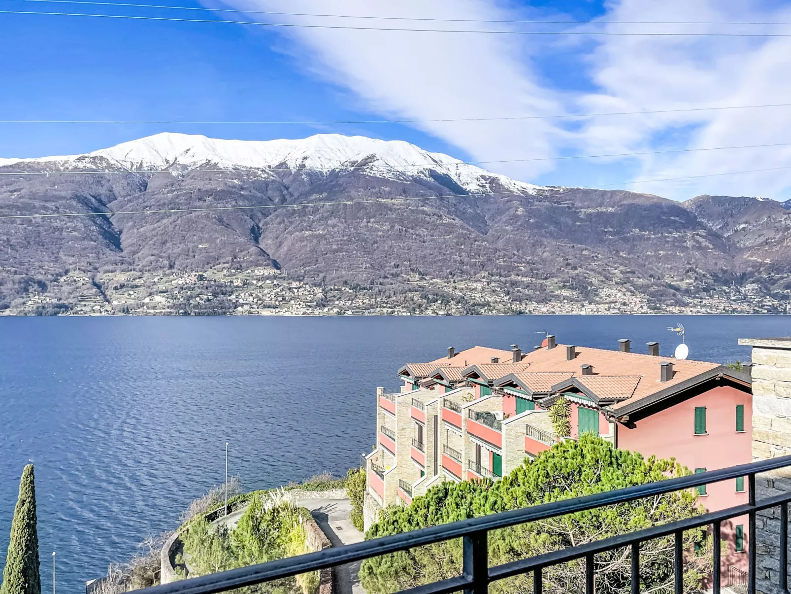 La Terrazza sul Lago - Outside